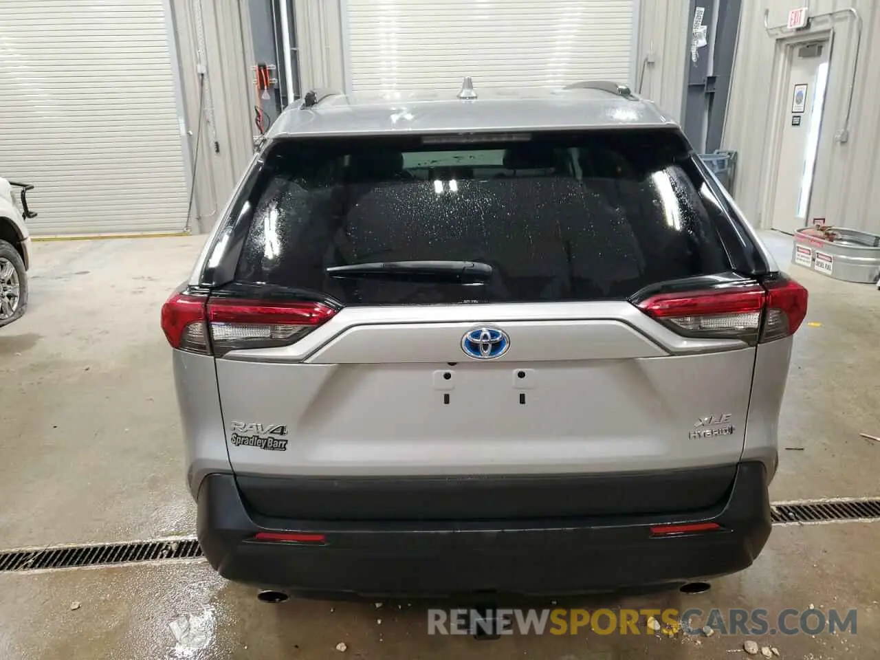 6 Photograph of a damaged car 2T3RWRFV6KW019468 TOYOTA RAV4 2019