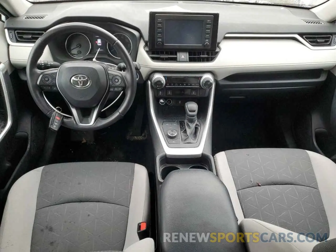 8 Photograph of a damaged car 2T3RWRFV6KW028364 TOYOTA RAV4 2019