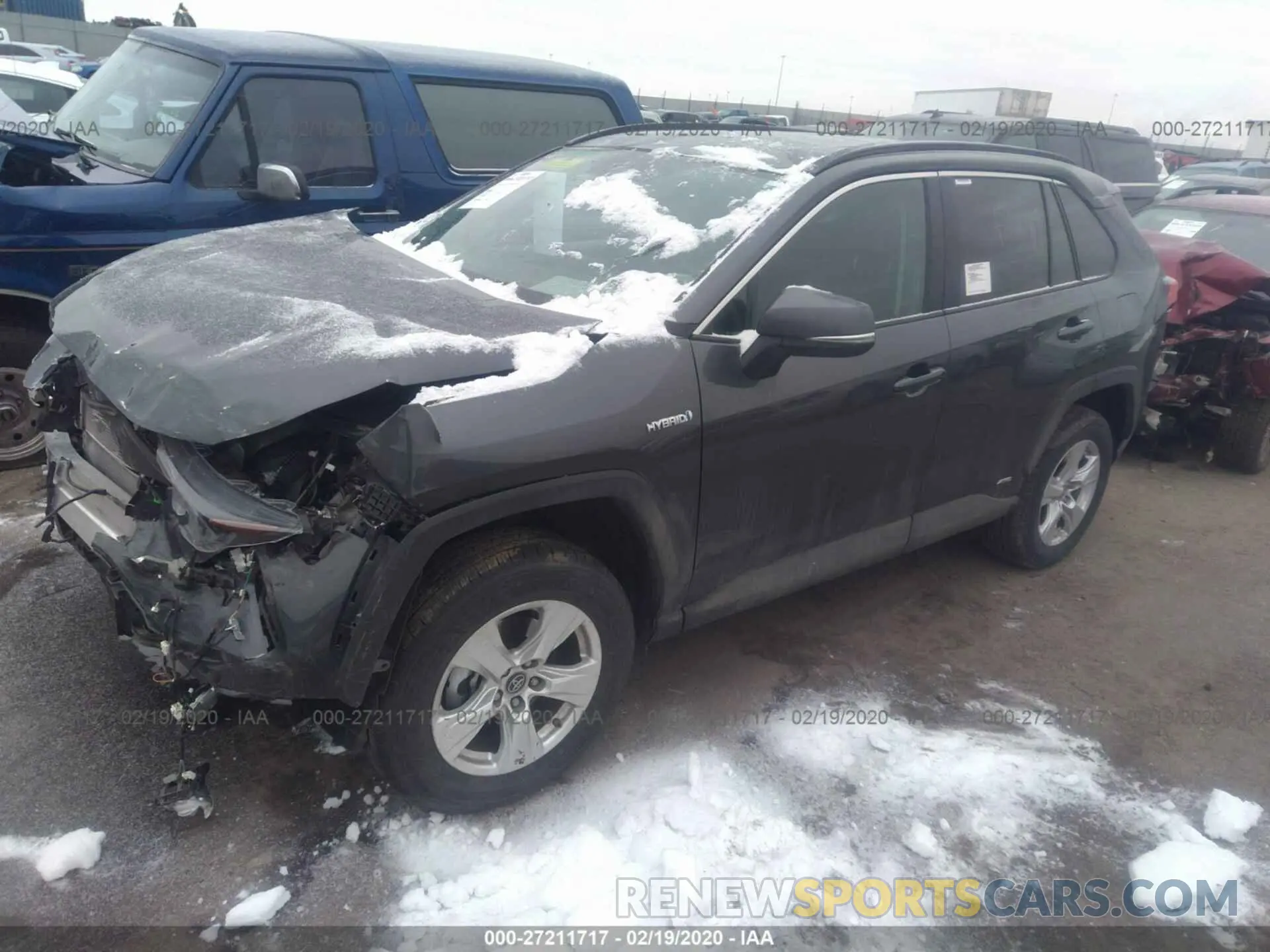 2 Photograph of a damaged car 2T3RWRFV8KW010514 TOYOTA RAV4 2019
