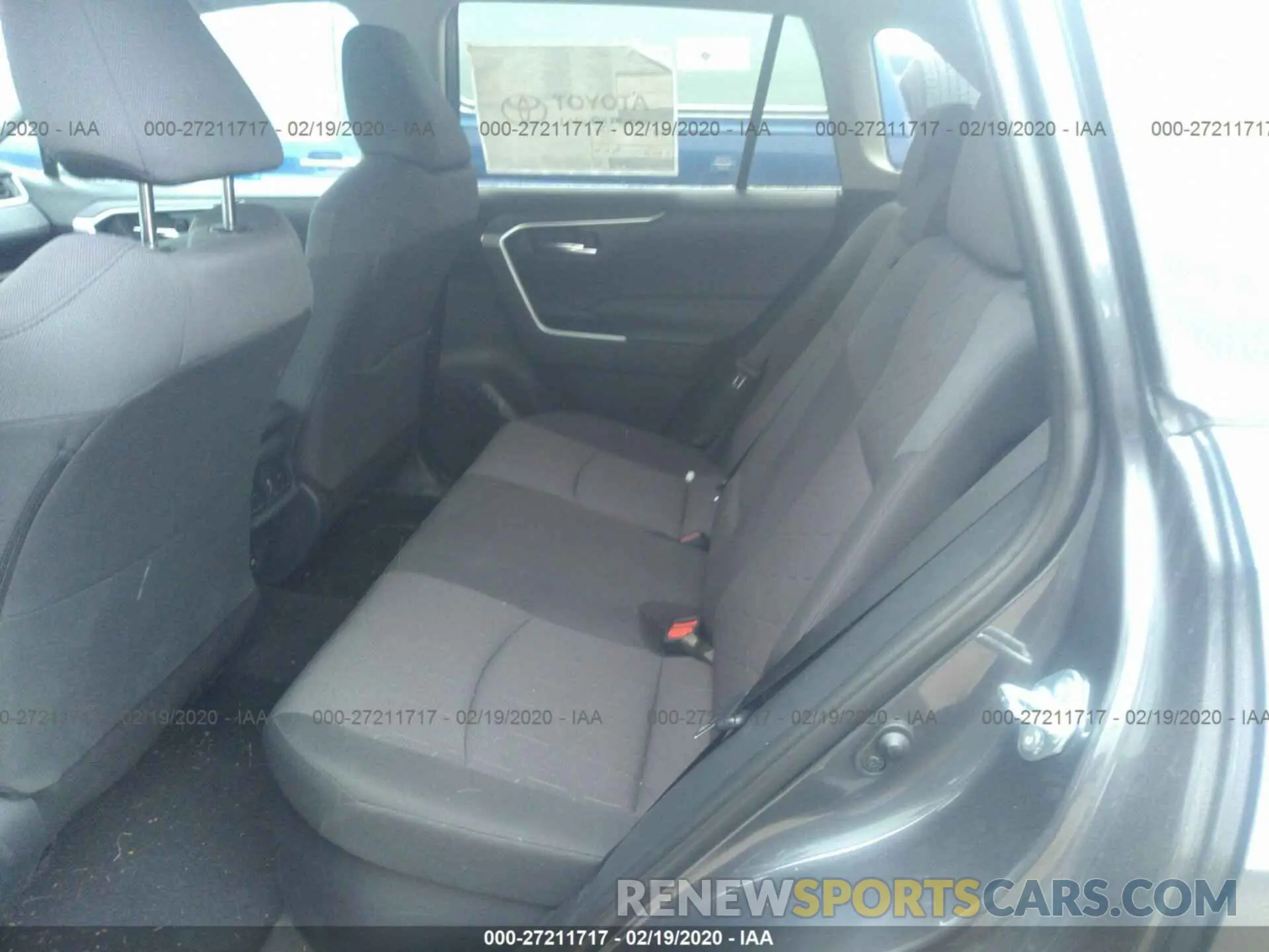 8 Photograph of a damaged car 2T3RWRFV8KW010514 TOYOTA RAV4 2019