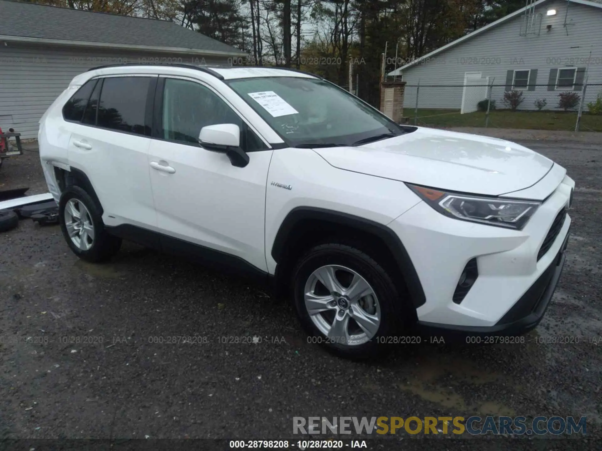 1 Photograph of a damaged car 2T3RWRFV8KW038524 TOYOTA RAV4 2019