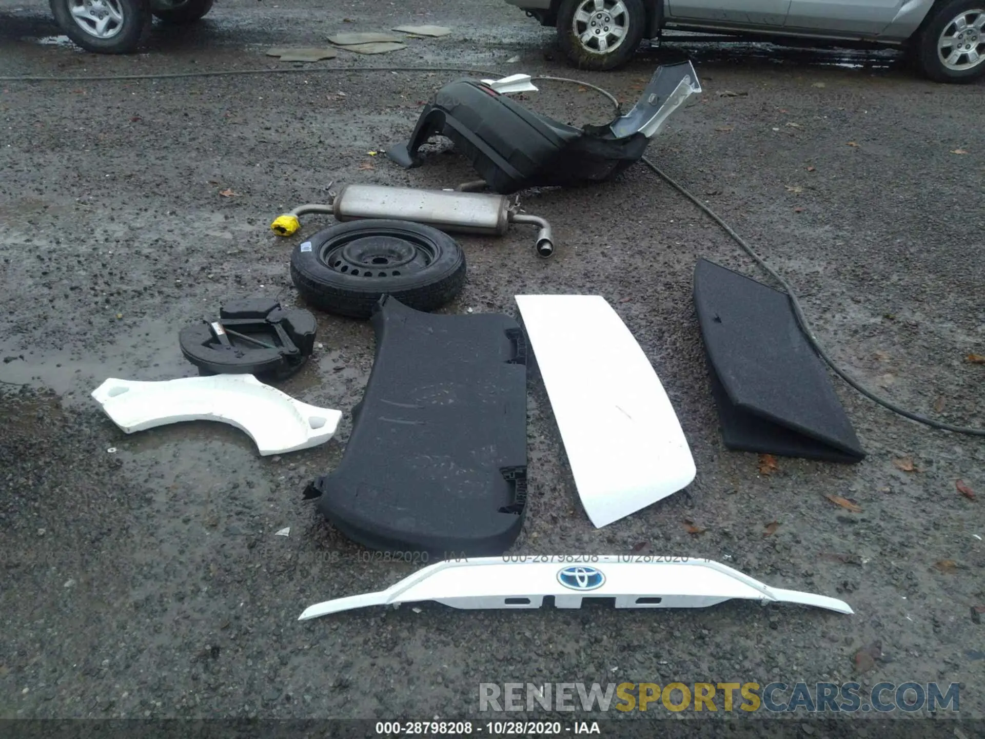 12 Photograph of a damaged car 2T3RWRFV8KW038524 TOYOTA RAV4 2019