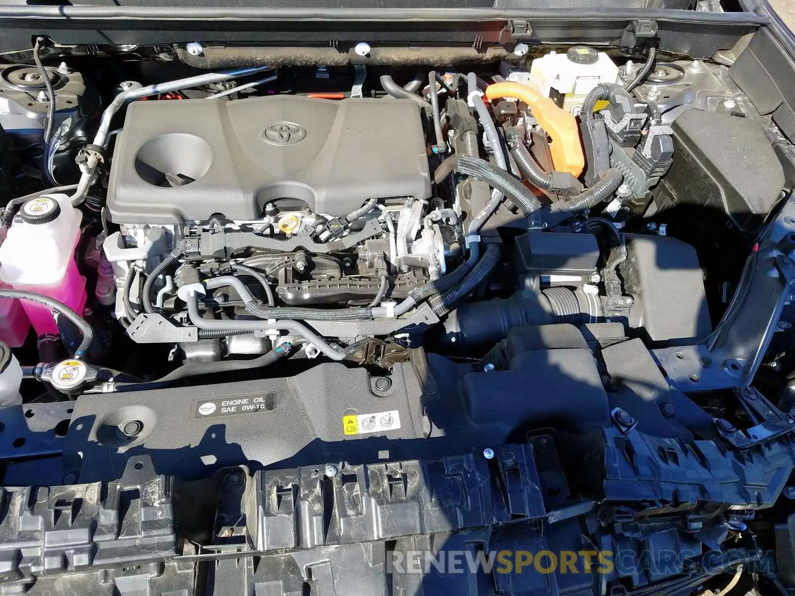 7 Photograph of a damaged car 2T3RWRFV9KW040637 TOYOTA RAV4 2019