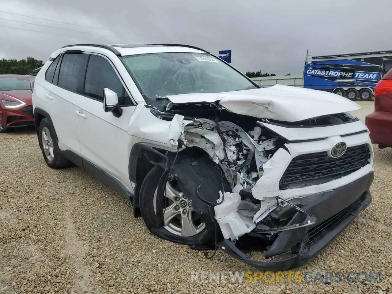 4 Photograph of a damaged car 2T3W1RFV0KC011286 TOYOTA RAV4 2019