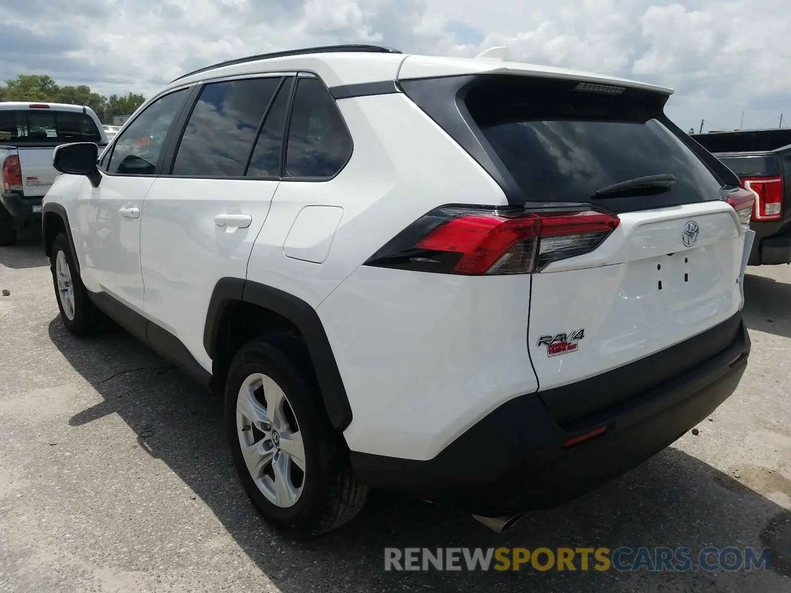 3 Photograph of a damaged car 2T3W1RFV0KC012423 TOYOTA RAV4 2019