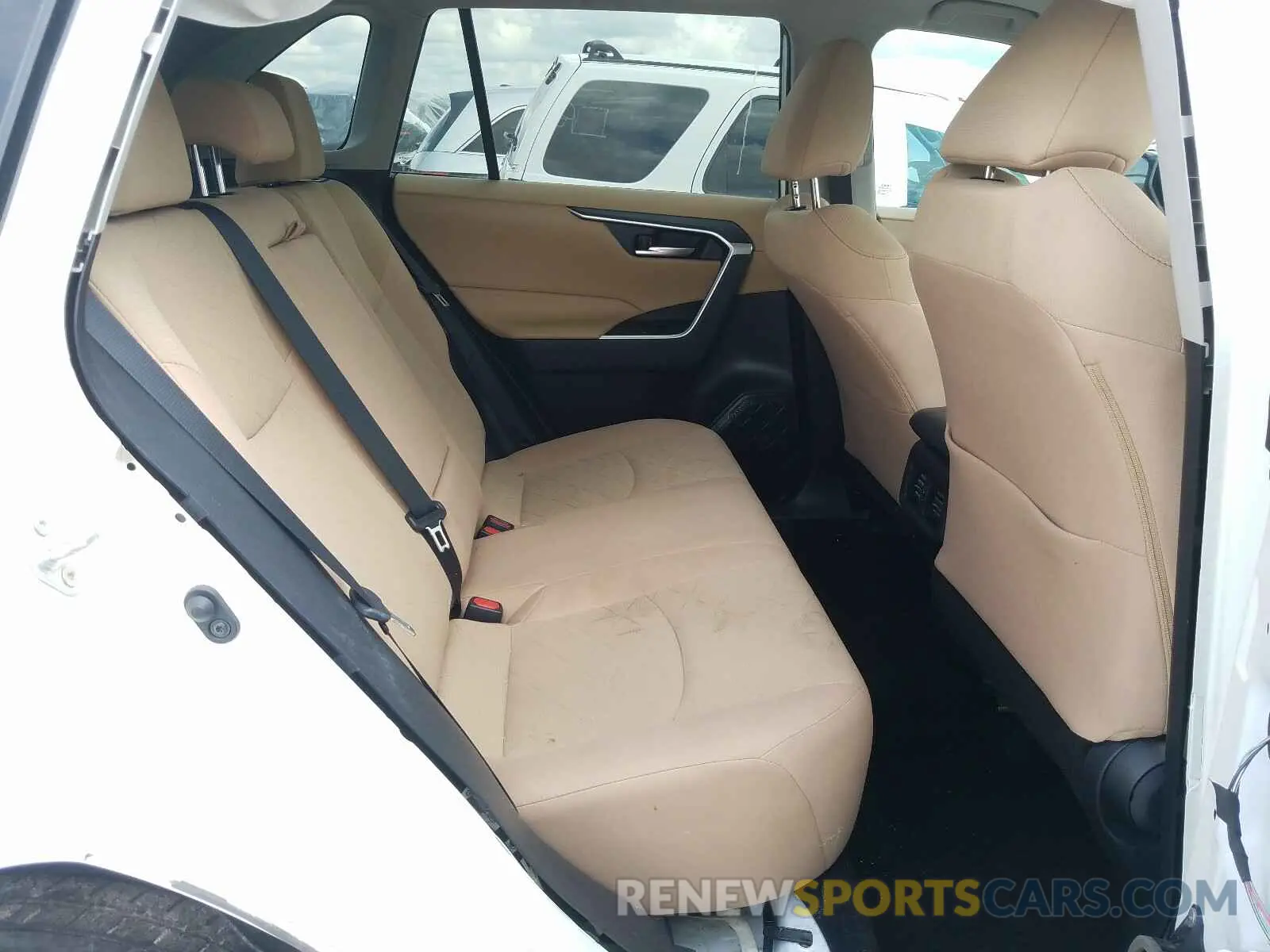 6 Photograph of a damaged car 2T3W1RFV0KC012423 TOYOTA RAV4 2019