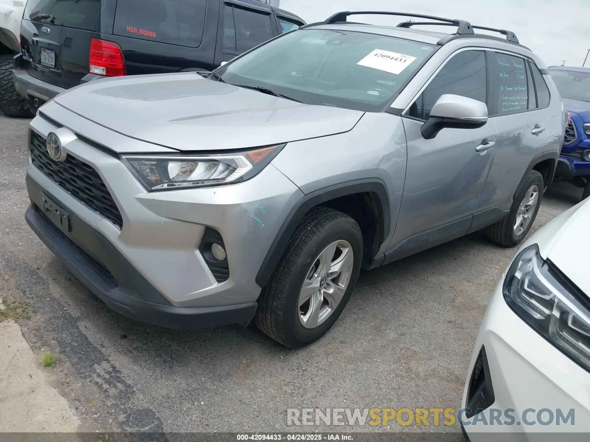 2 Фотография поврежденного автомобиля 2T3W1RFV0KC019677 TOYOTA RAV4 2019