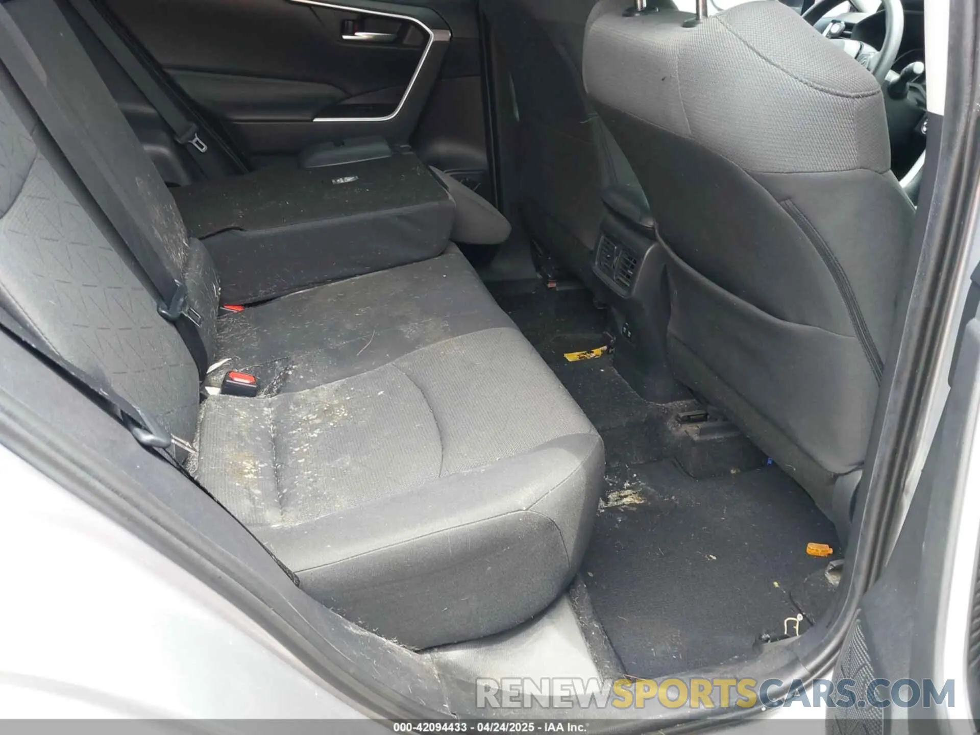 8 Фотография поврежденного автомобиля 2T3W1RFV0KC019677 TOYOTA RAV4 2019