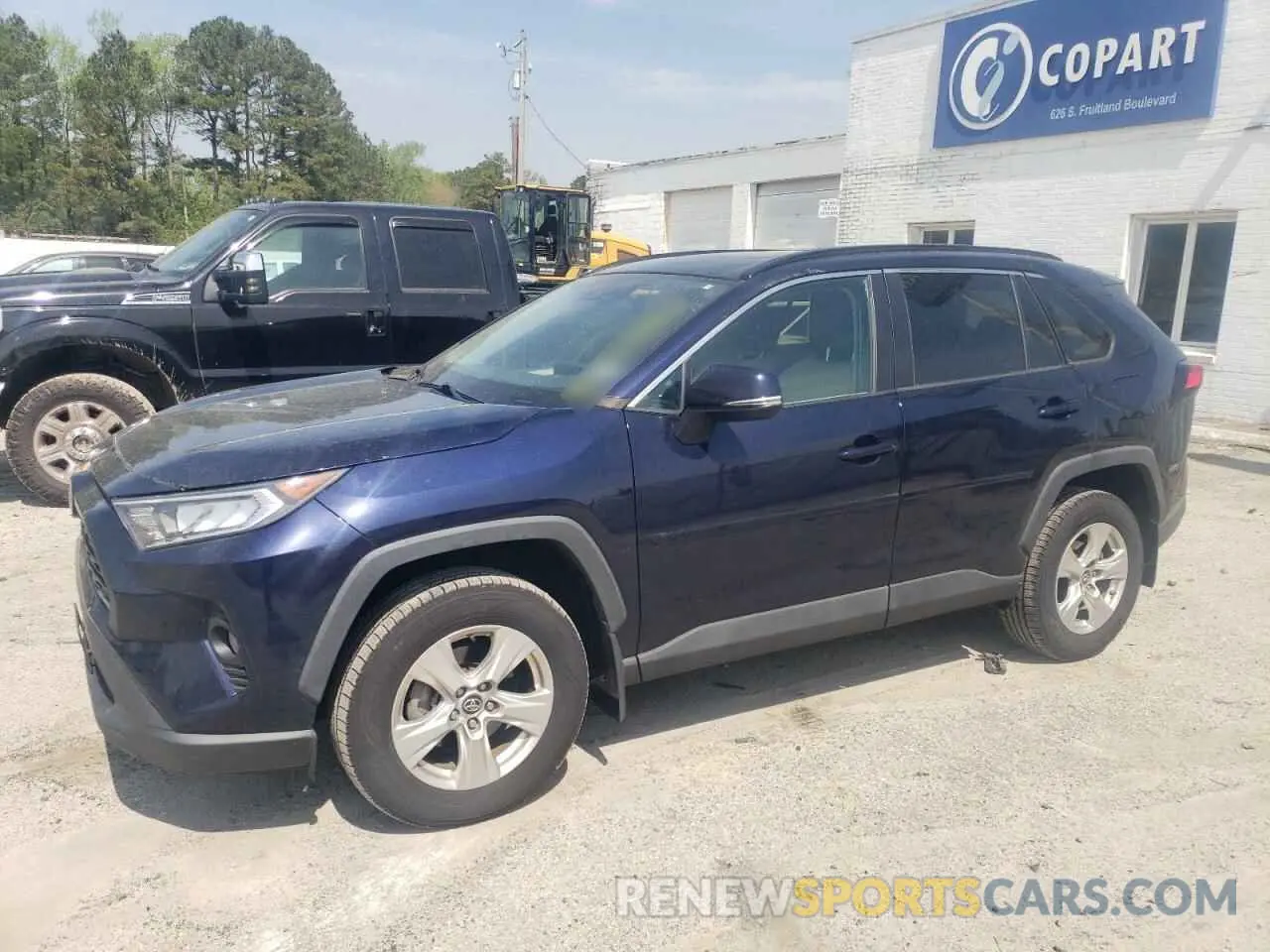 1 Photograph of a damaged car 2T3W1RFV0KC027858 TOYOTA RAV4 2019