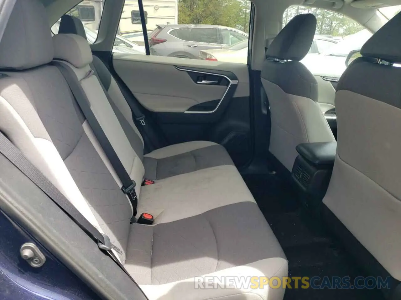 11 Photograph of a damaged car 2T3W1RFV0KC027858 TOYOTA RAV4 2019
