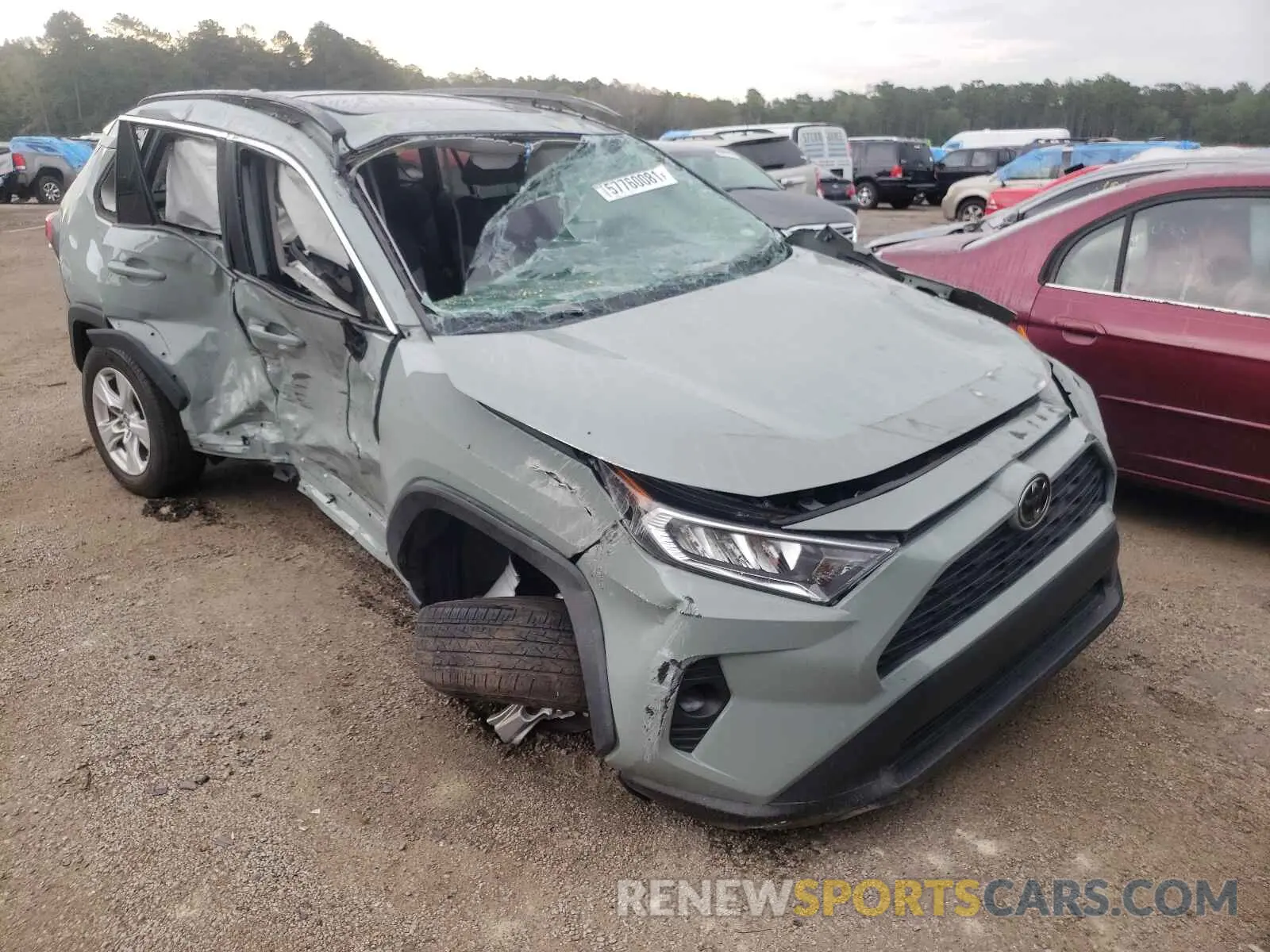1 Photograph of a damaged car 2T3W1RFV0KW004708 TOYOTA RAV4 2019