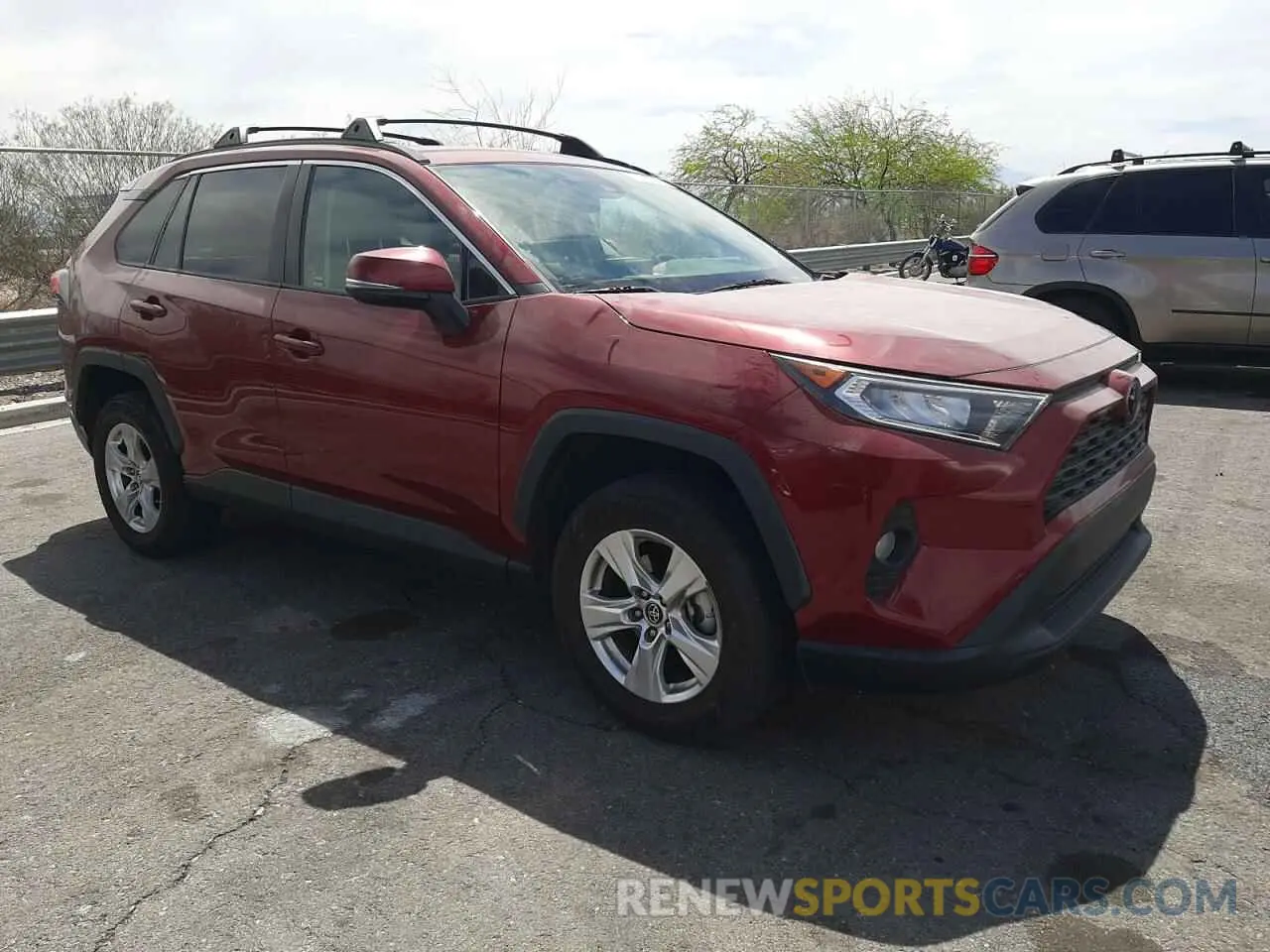 4 Photograph of a damaged car 2T3W1RFV0KW030547 TOYOTA RAV4 2019