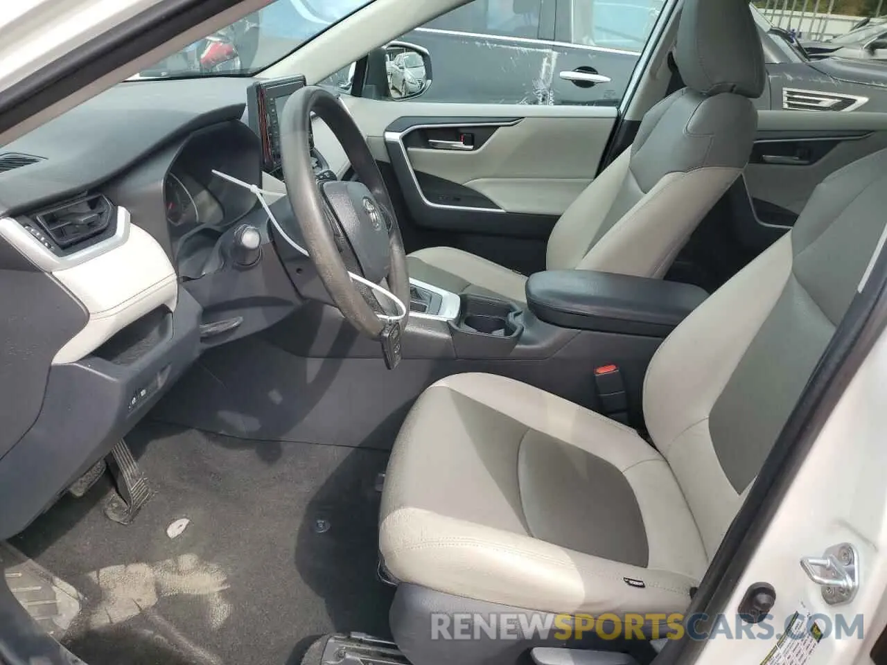 7 Фотография поврежденного автомобиля 2T3W1RFV1KC030428 TOYOTA RAV4 2019