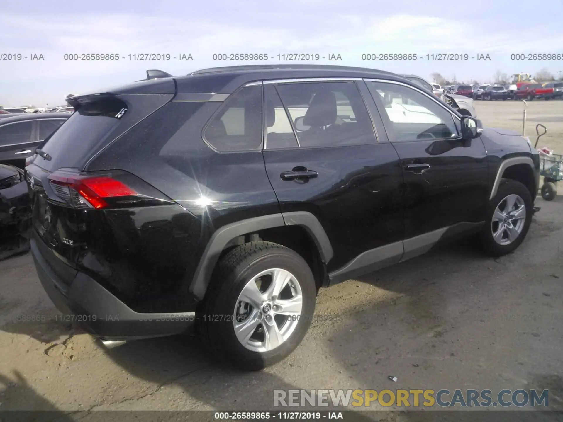 4 Photograph of a damaged car 2T3W1RFV1KW001607 TOYOTA RAV4 2019