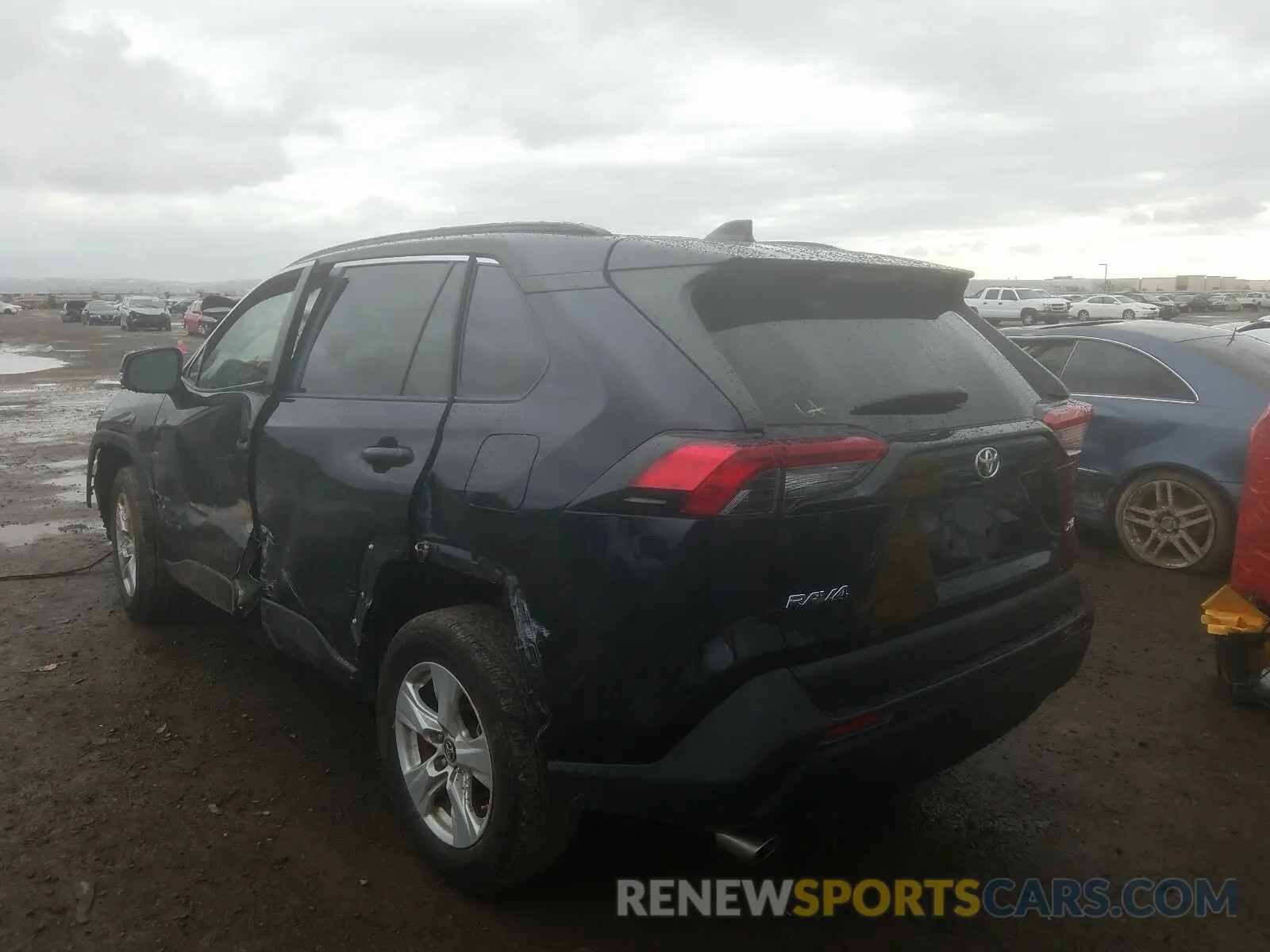 3 Photograph of a damaged car 2T3W1RFV1KW009030 TOYOTA RAV4 2019
