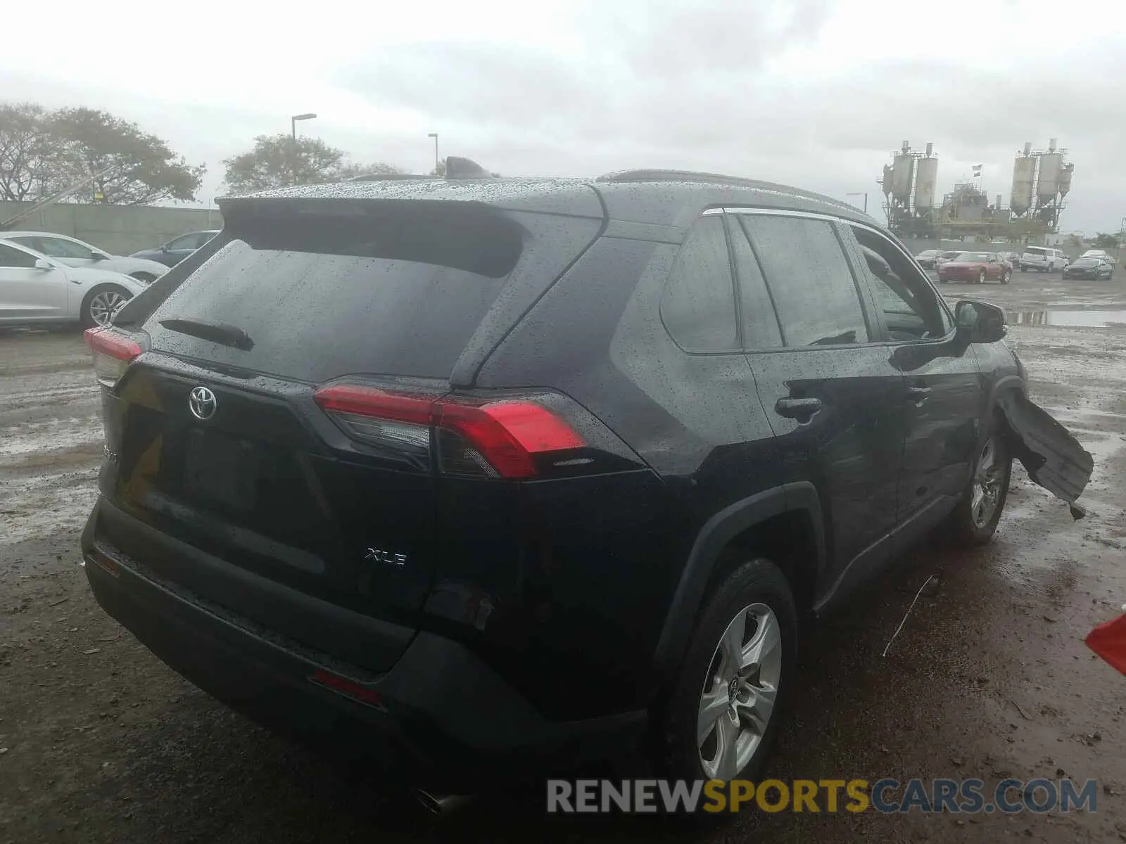 4 Photograph of a damaged car 2T3W1RFV1KW009030 TOYOTA RAV4 2019