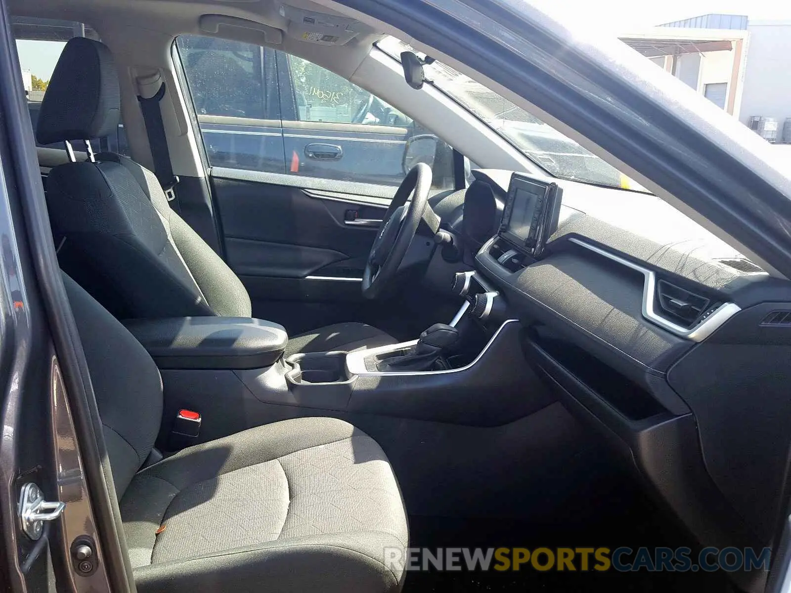 5 Photograph of a damaged car 2T3W1RFV1KW034378 TOYOTA RAV4 2019