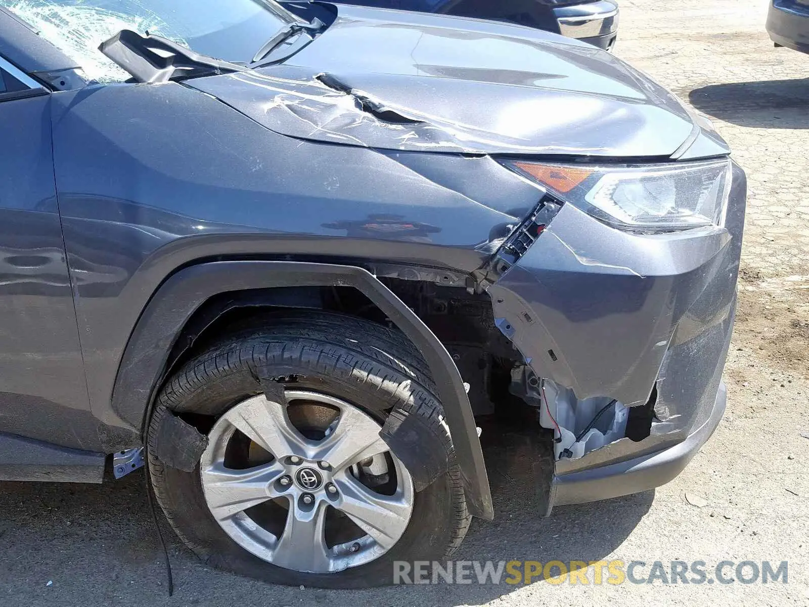 9 Photograph of a damaged car 2T3W1RFV1KW034378 TOYOTA RAV4 2019