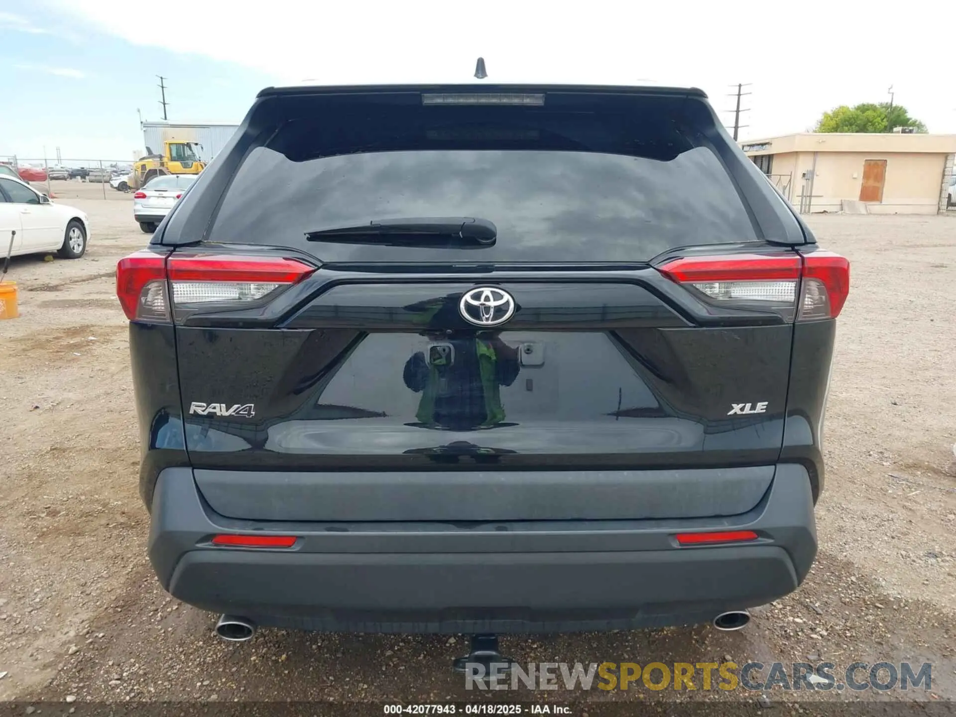 15 Photograph of a damaged car 2T3W1RFV1KW043291 TOYOTA RAV4 2019