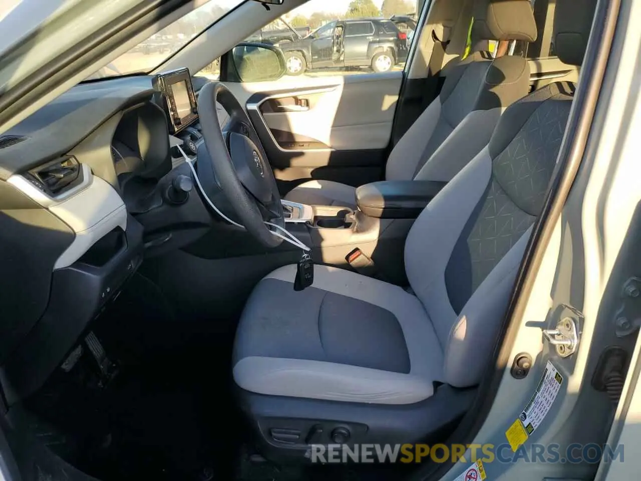 7 Photograph of a damaged car 2T3W1RFV2KW005911 TOYOTA RAV4 2019