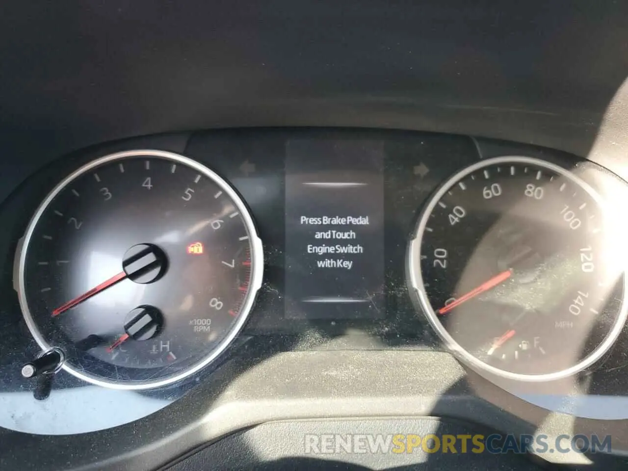 9 Photograph of a damaged car 2T3W1RFV2KW008940 TOYOTA RAV4 2019