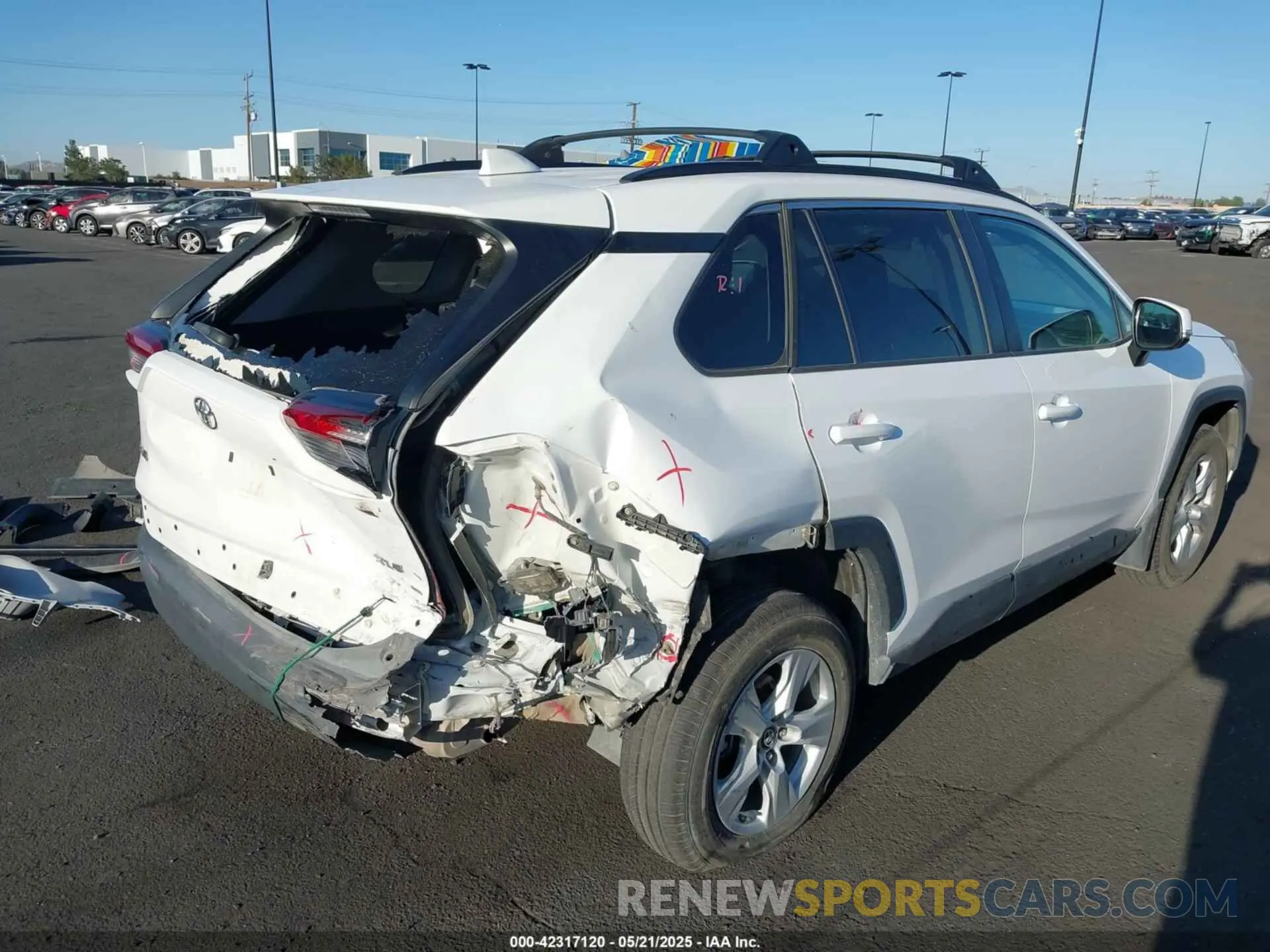 4 Photograph of a damaged car 2T3W1RFV3KC002016 TOYOTA RAV4 2019