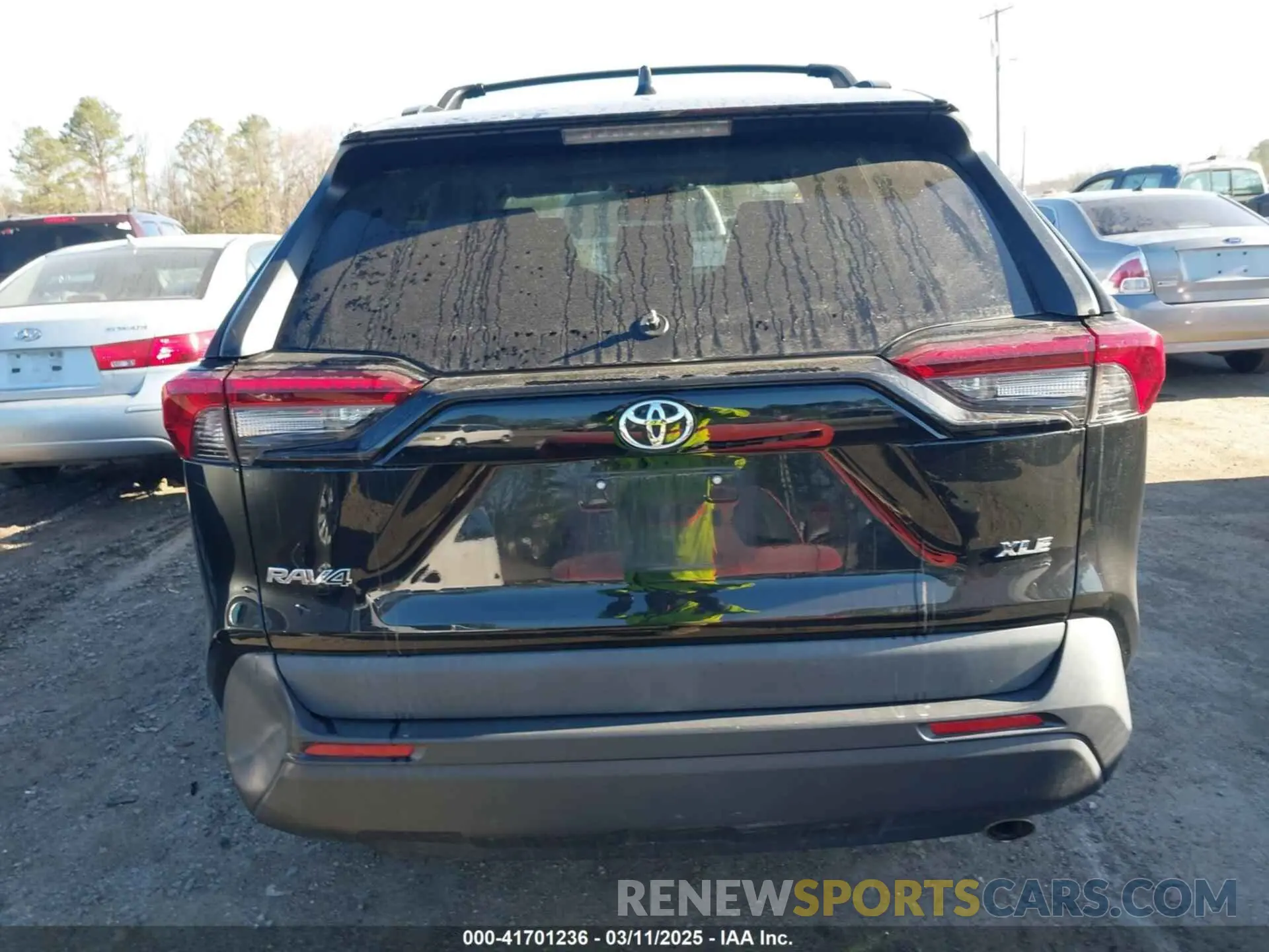 16 Photograph of a damaged car 2T3W1RFV3KC002372 TOYOTA RAV4 2019