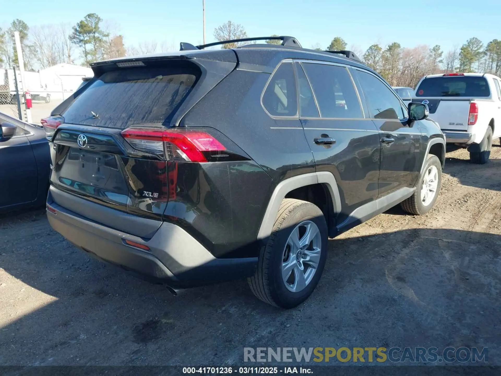 4 Photograph of a damaged car 2T3W1RFV3KC002372 TOYOTA RAV4 2019