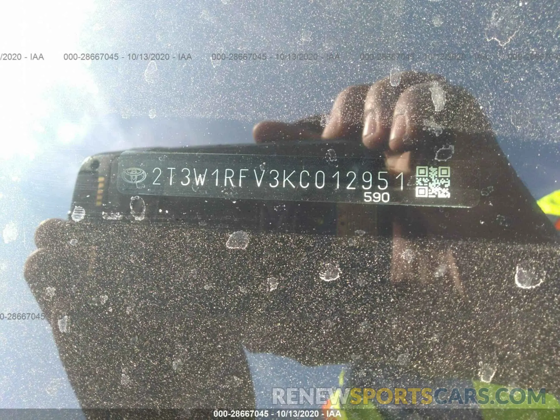 9 Photograph of a damaged car 2T3W1RFV3KC012951 TOYOTA RAV4 2019