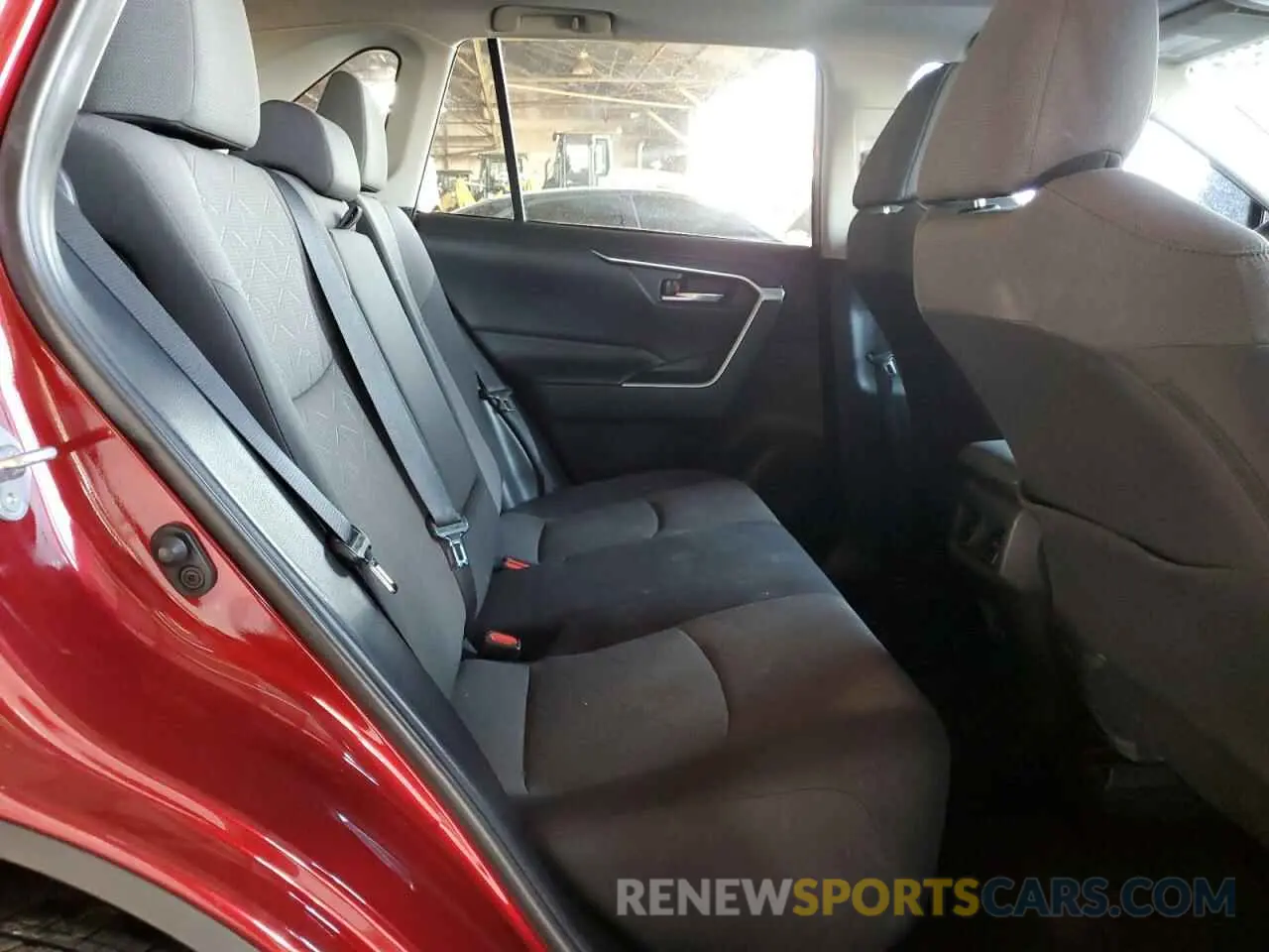 10 Фотография поврежденного автомобиля 2T3W1RFV4KC003644 TOYOTA RAV4 2019