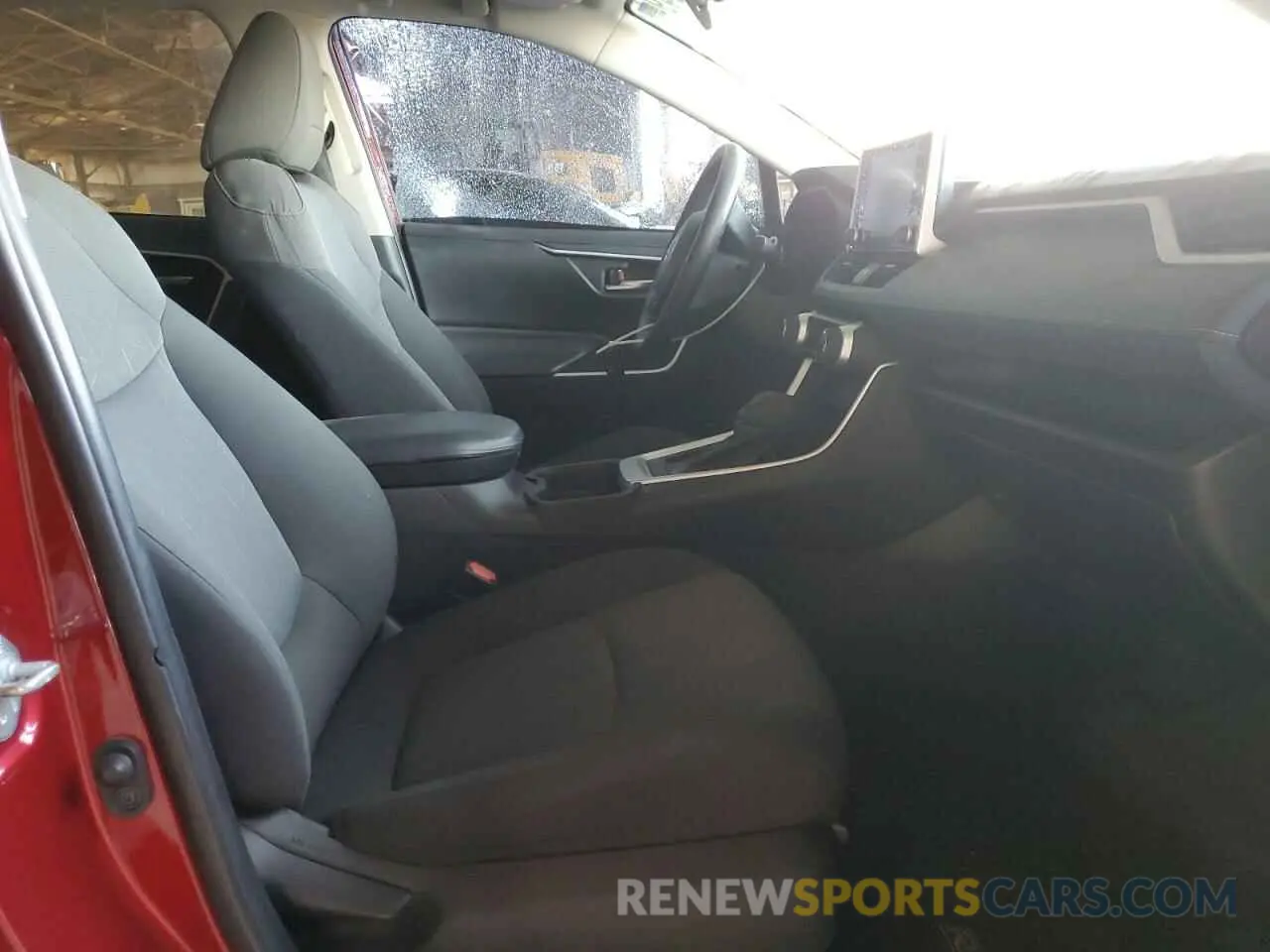 7 Фотография поврежденного автомобиля 2T3W1RFV4KC003644 TOYOTA RAV4 2019
