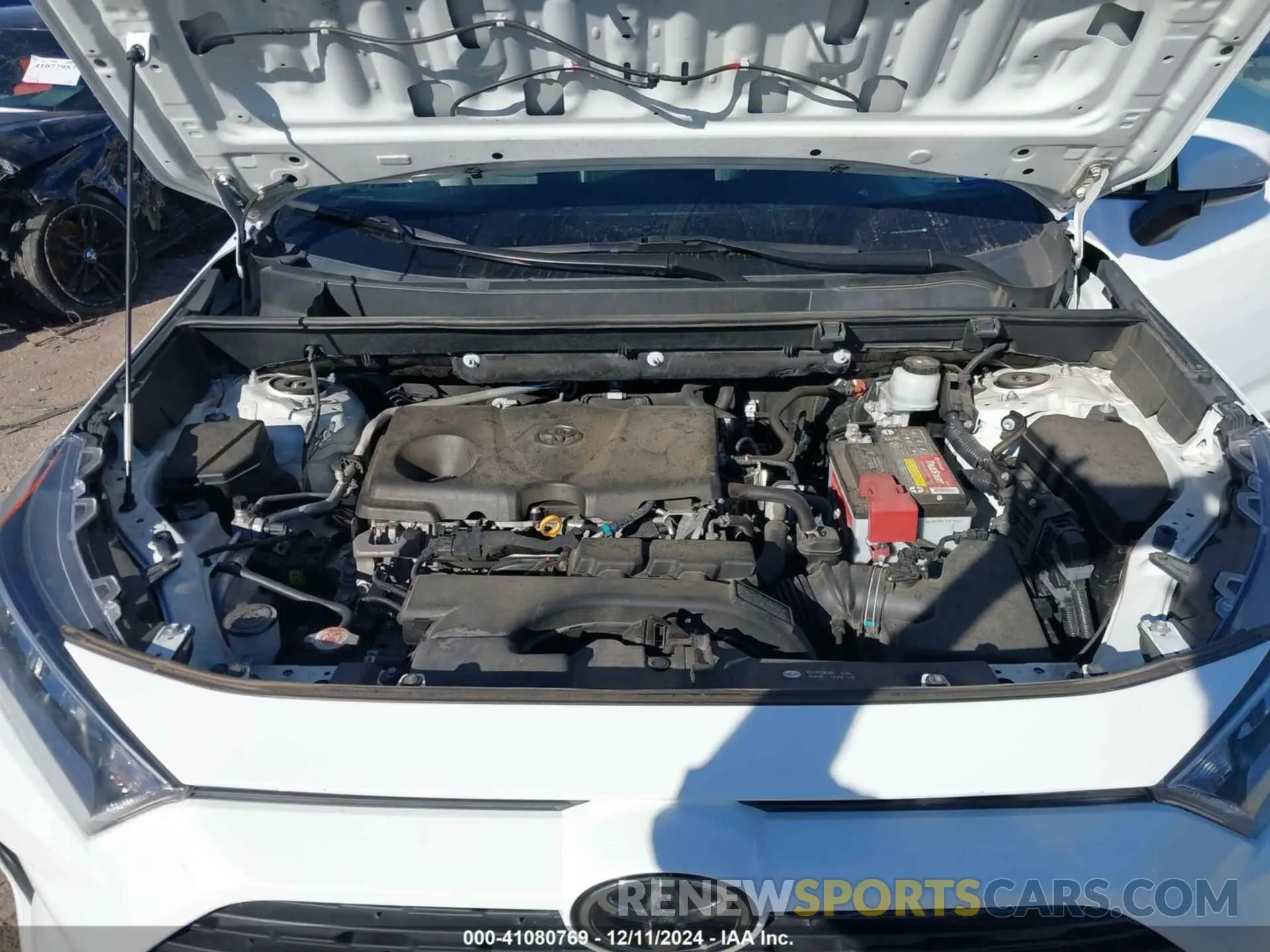 10 Photograph of a damaged car 2T3W1RFV4KC005538 TOYOTA RAV4 2019