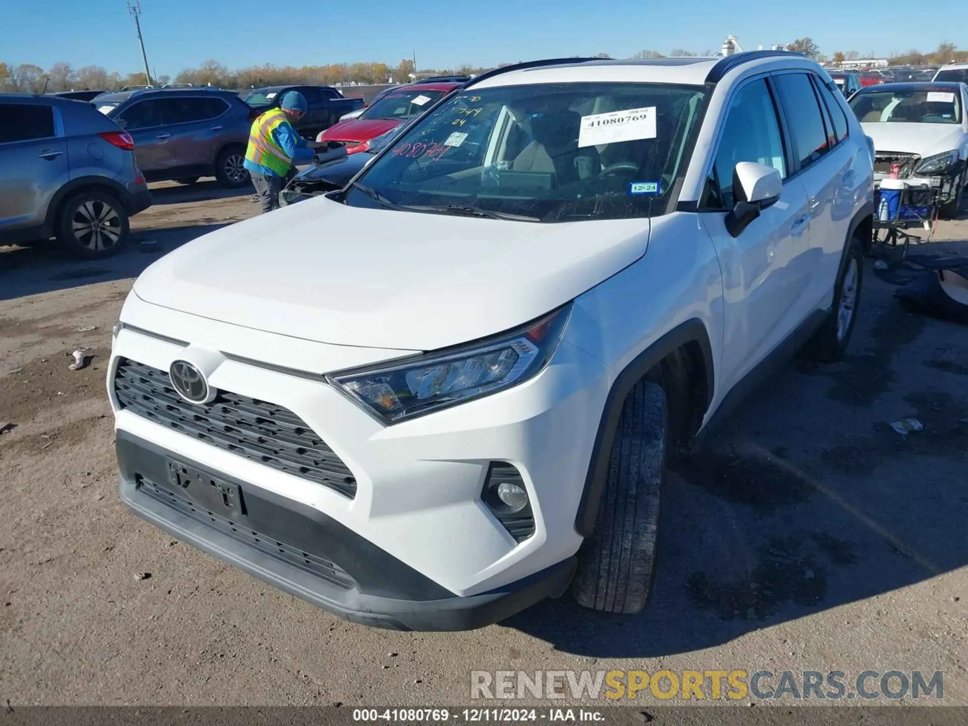 2 Photograph of a damaged car 2T3W1RFV4KC005538 TOYOTA RAV4 2019