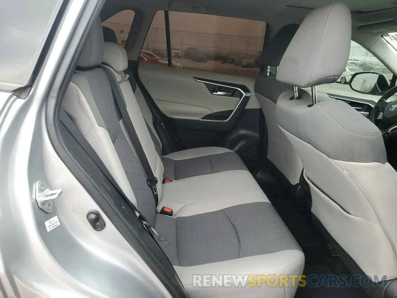11 Photograph of a damaged car 2T3W1RFV4KC017334 TOYOTA RAV4 2019