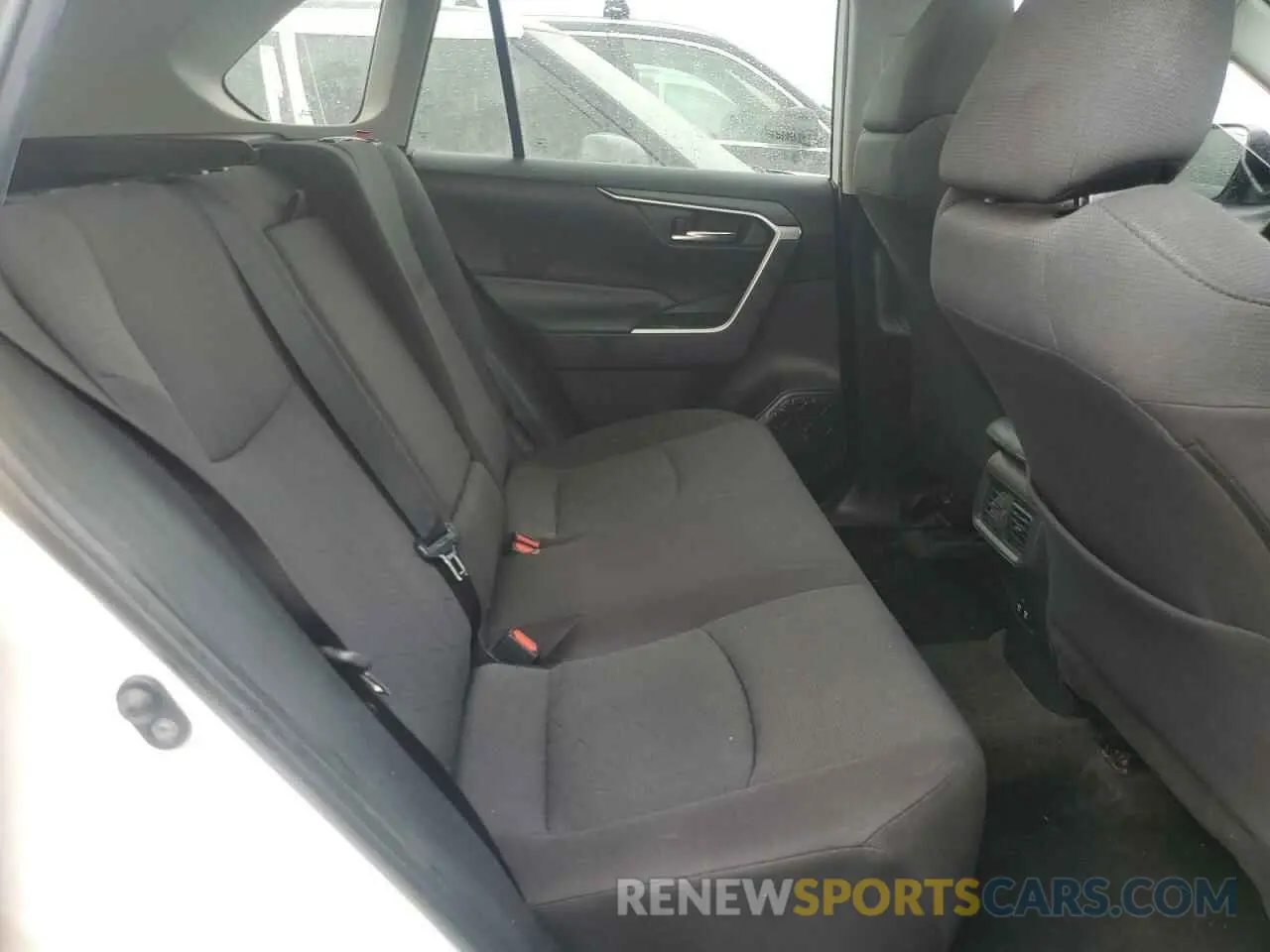 11 Фотография поврежденного автомобиля 2T3W1RFV4KW015176 TOYOTA RAV4 2019
