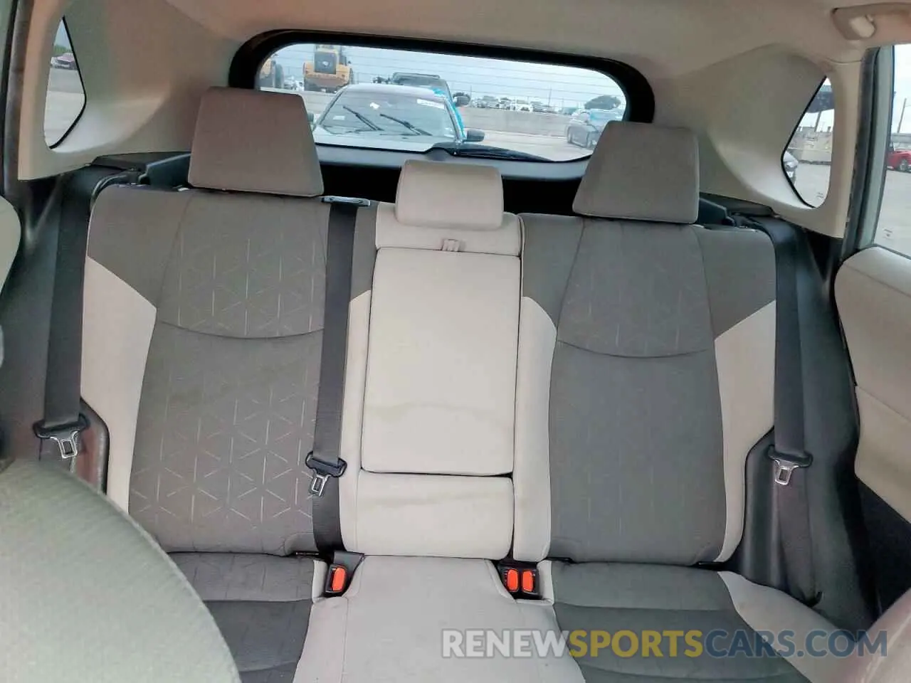 10 Фотография поврежденного автомобиля 2T3W1RFV4KW016070 TOYOTA RAV4 2019