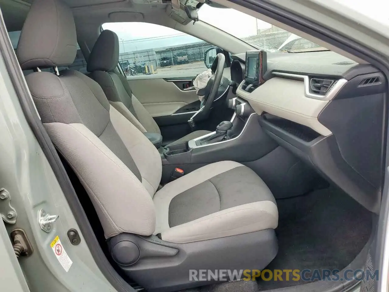 7 Фотография поврежденного автомобиля 2T3W1RFV4KW016070 TOYOTA RAV4 2019