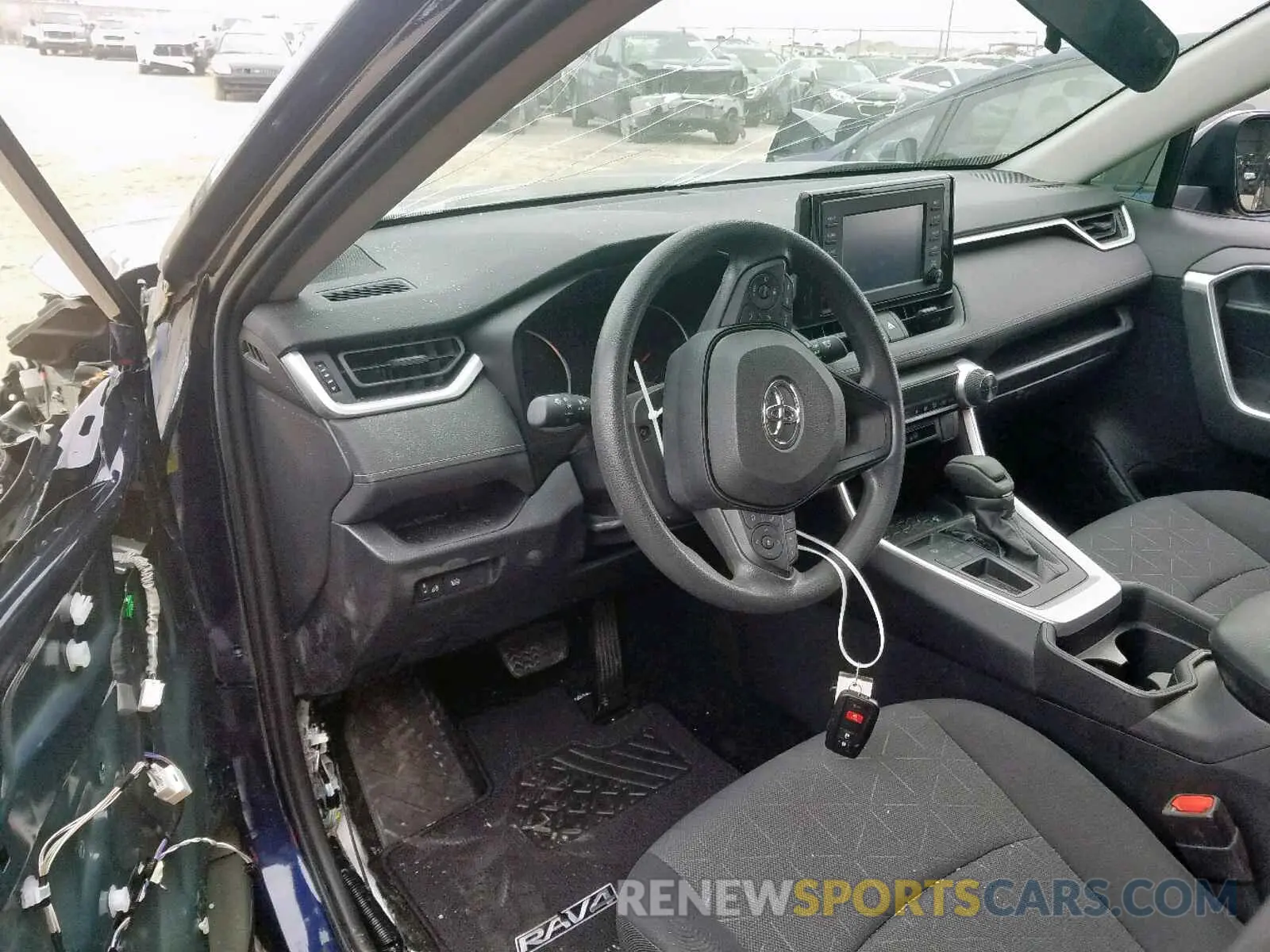 9 Photograph of a damaged car 2T3W1RFV4KW018496 TOYOTA RAV4 2019