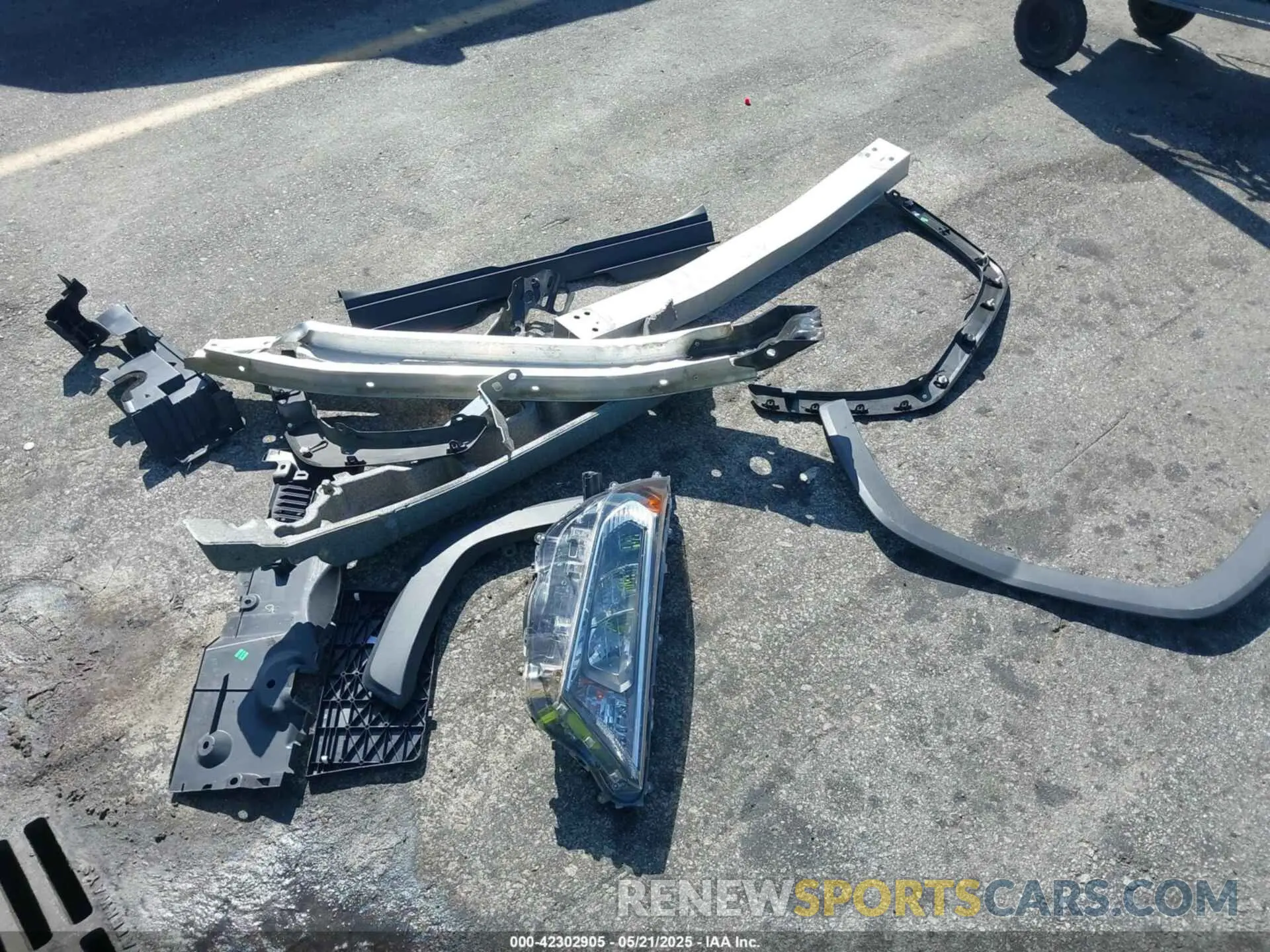 12 Photograph of a damaged car 2T3W1RFV4KW057153 TOYOTA RAV4 2019