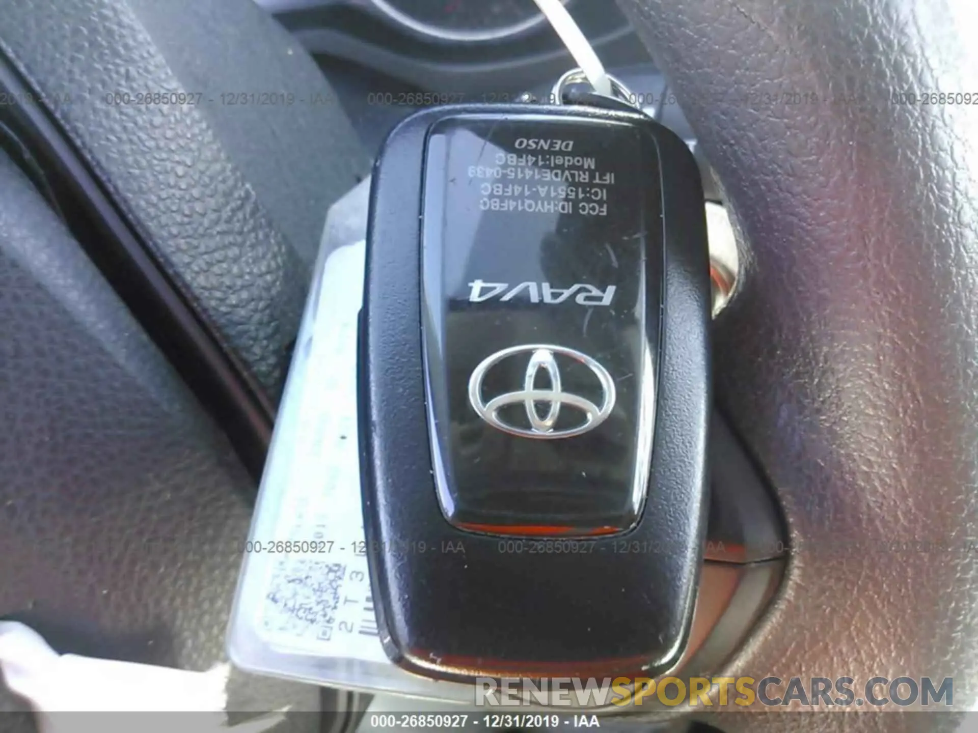 11 Photograph of a damaged car 2T3W1RFV5KC004138 TOYOTA RAV4 2019