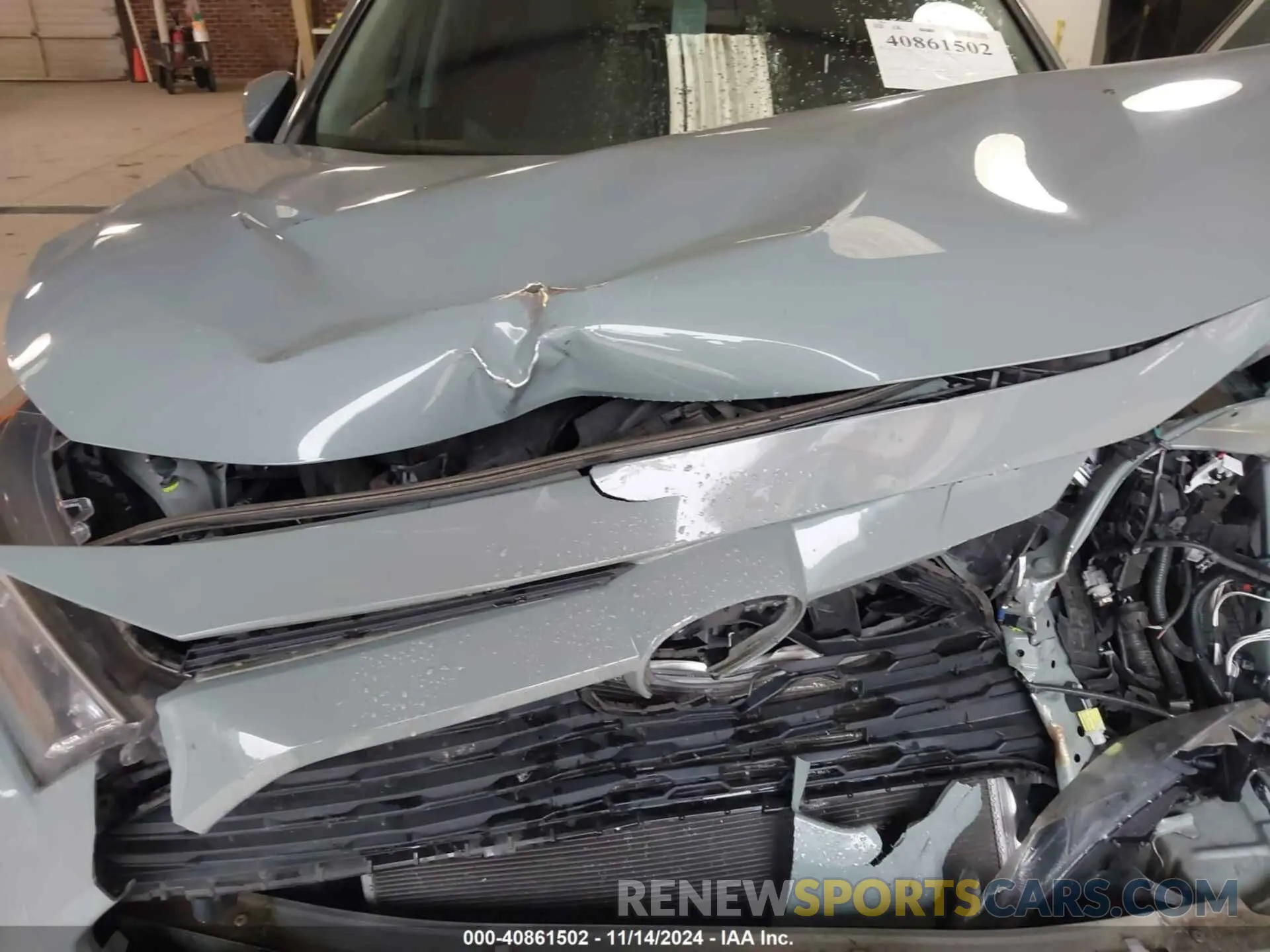 10 Photograph of a damaged car 2T3W1RFV5KC004463 TOYOTA RAV4 2019