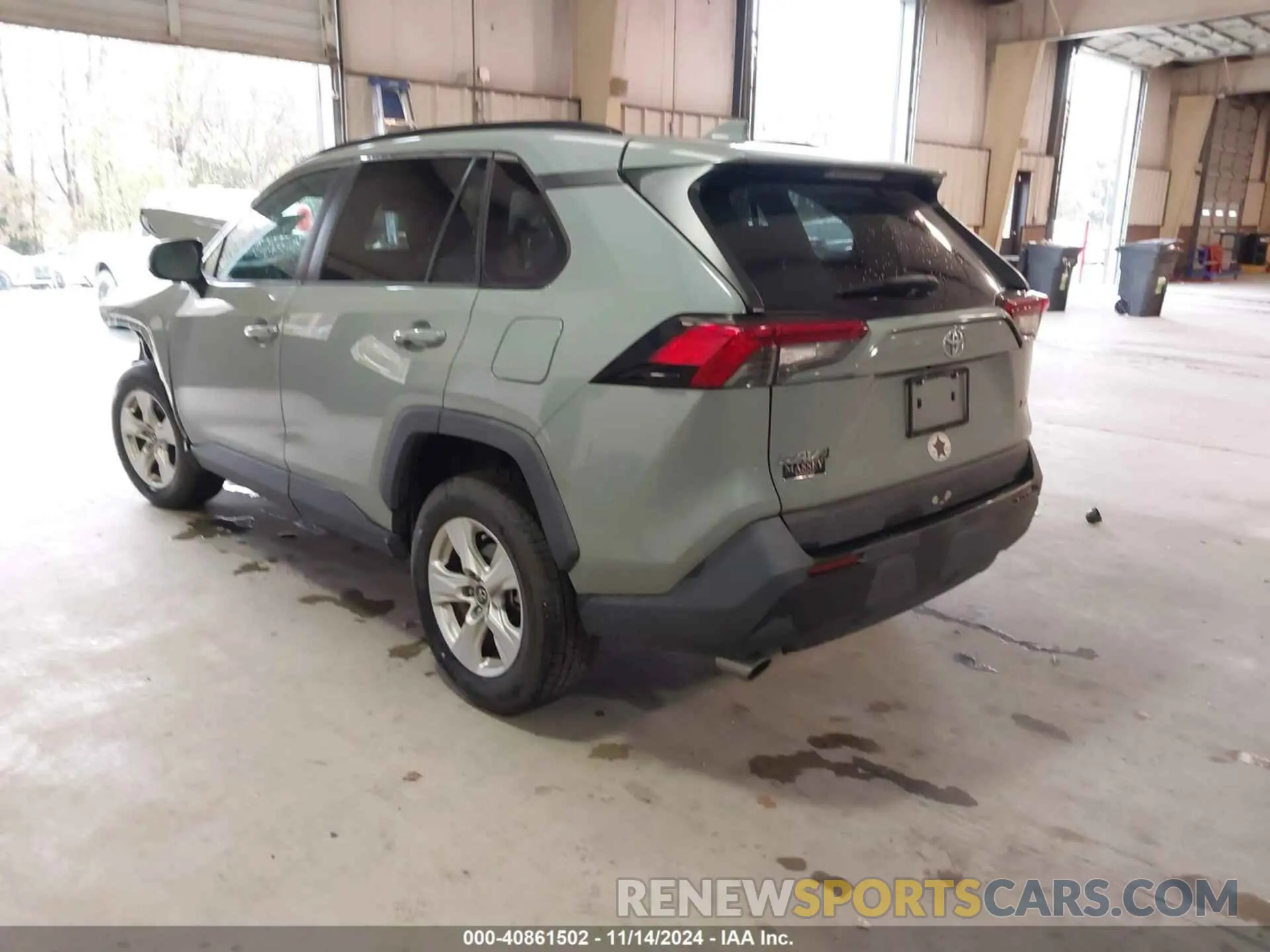 3 Photograph of a damaged car 2T3W1RFV5KC004463 TOYOTA RAV4 2019