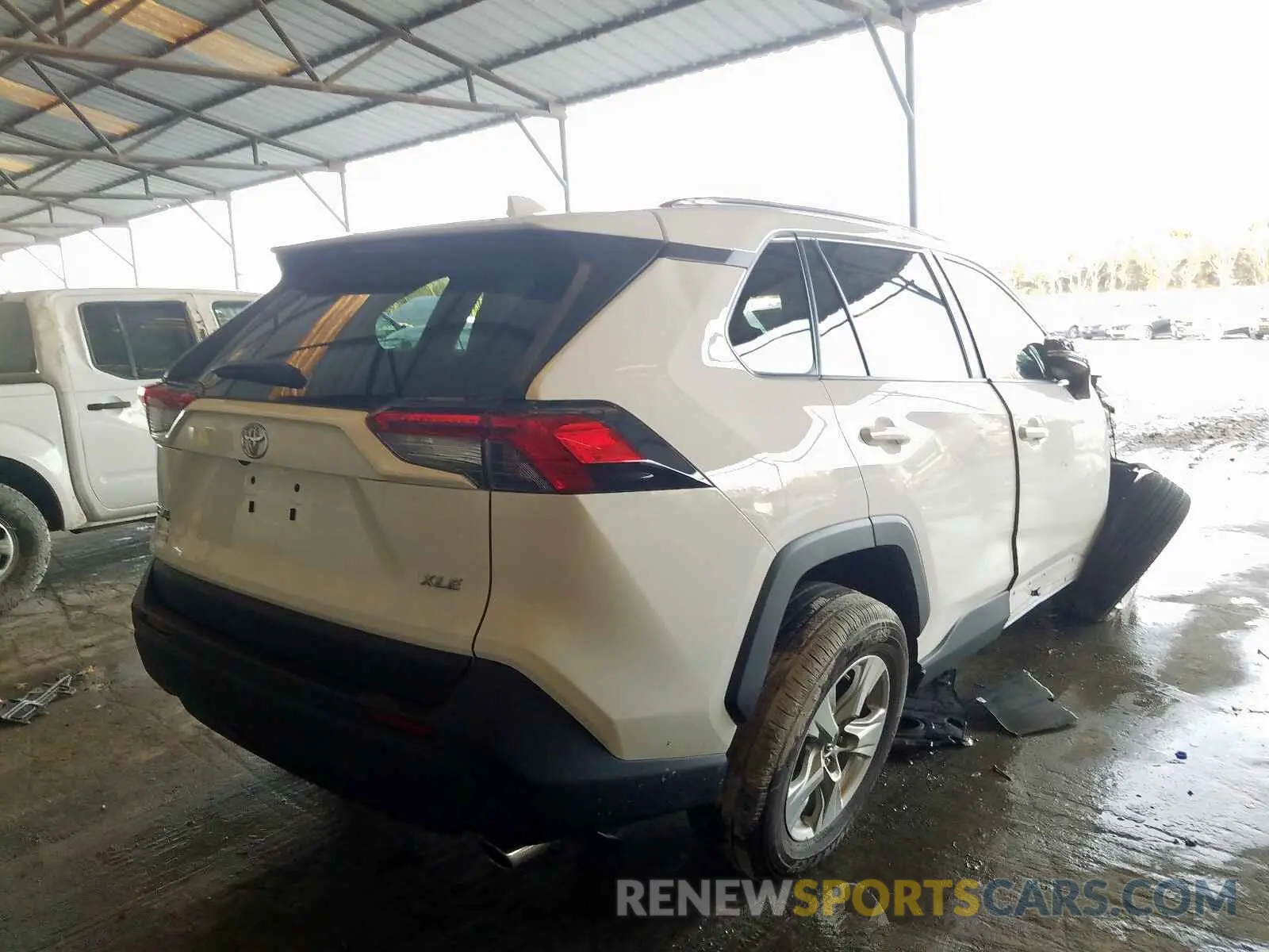 4 Photograph of a damaged car 2T3W1RFV5KC031100 TOYOTA RAV4 2019