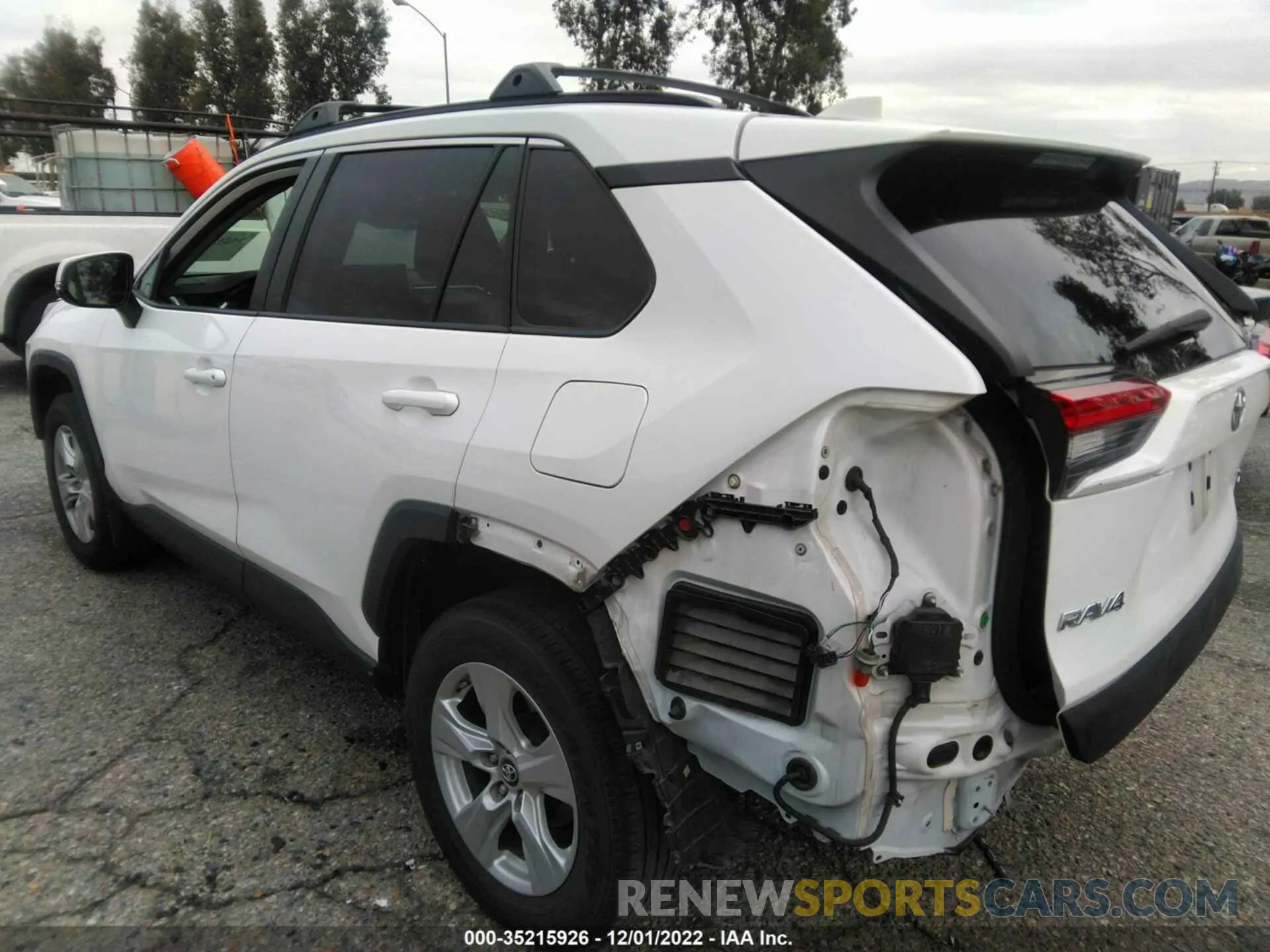 3 Photograph of a damaged car 2T3W1RFV5KW016756 TOYOTA RAV4 2019