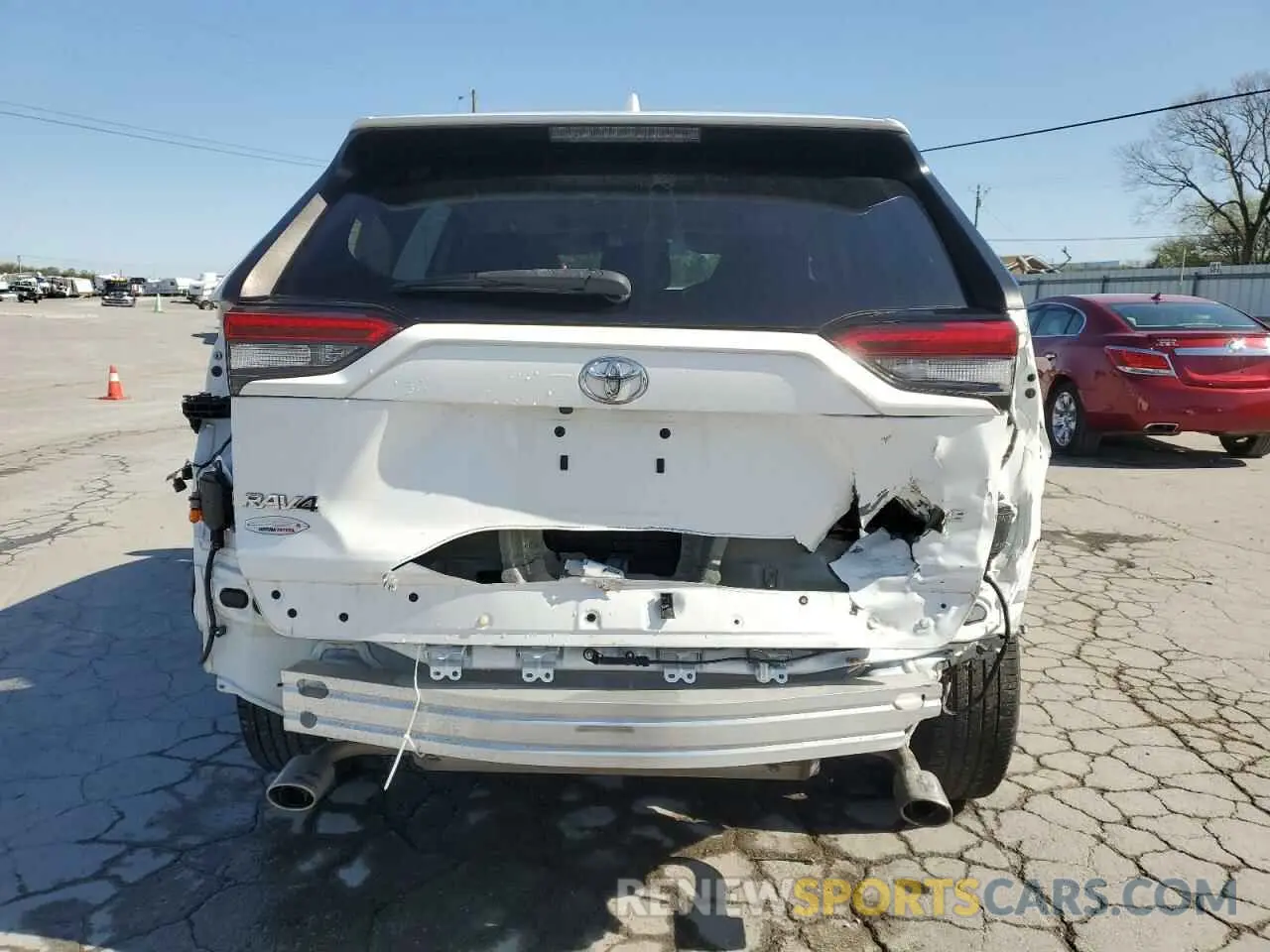 6 Photograph of a damaged car 2T3W1RFV6KW041231 TOYOTA RAV4 2019