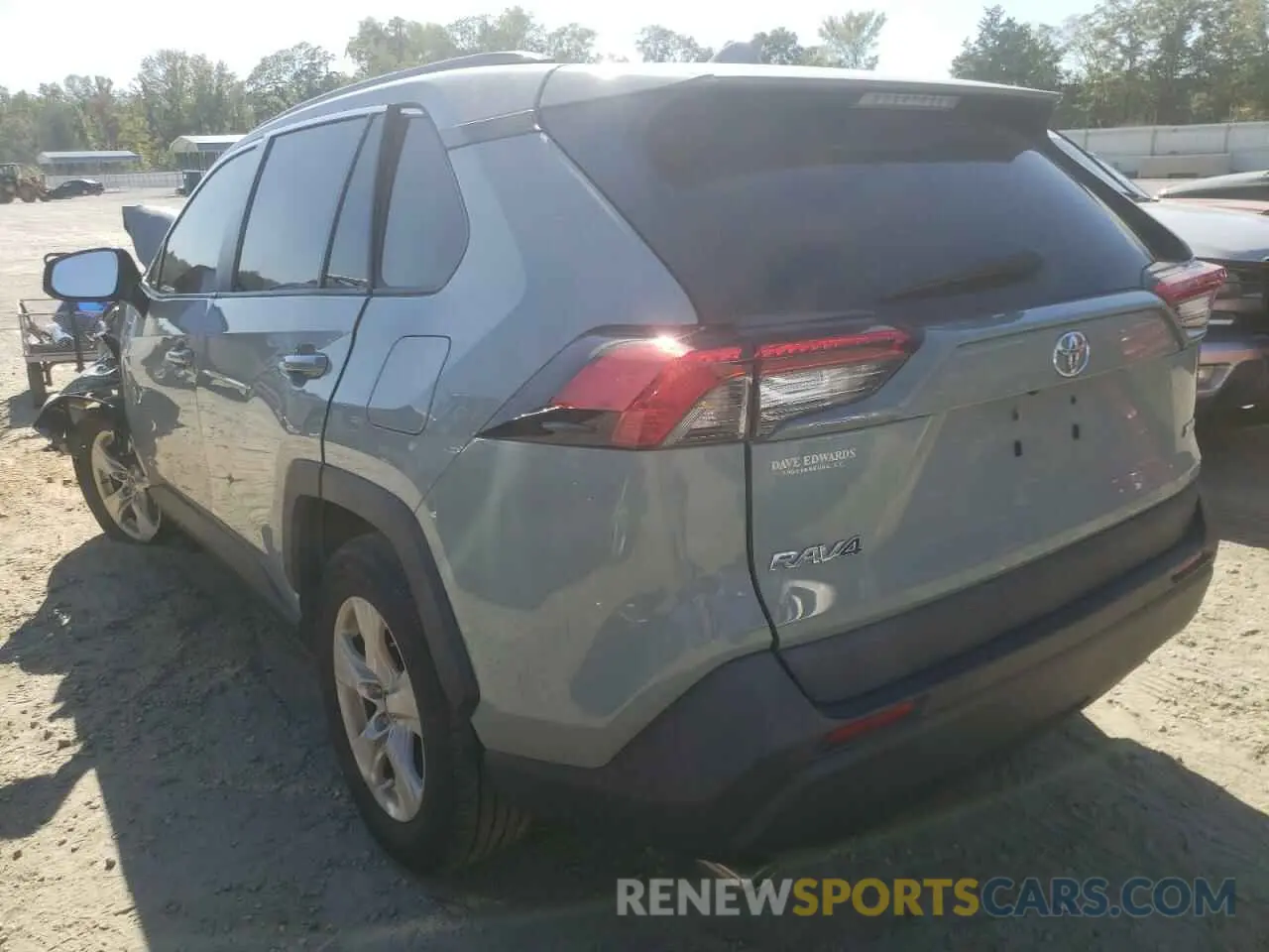3 Фотография поврежденного автомобиля 2T3W1RFV7KC026027 TOYOTA RAV4 2019