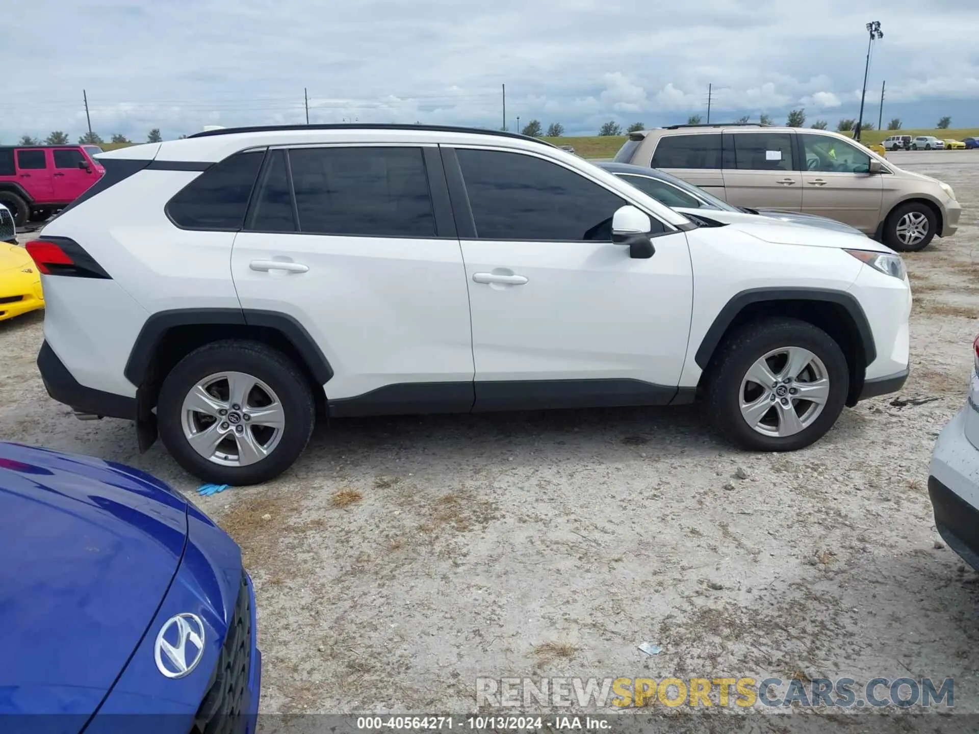 13 Photograph of a damaged car 2T3W1RFV7KC029851 TOYOTA RAV4 2019