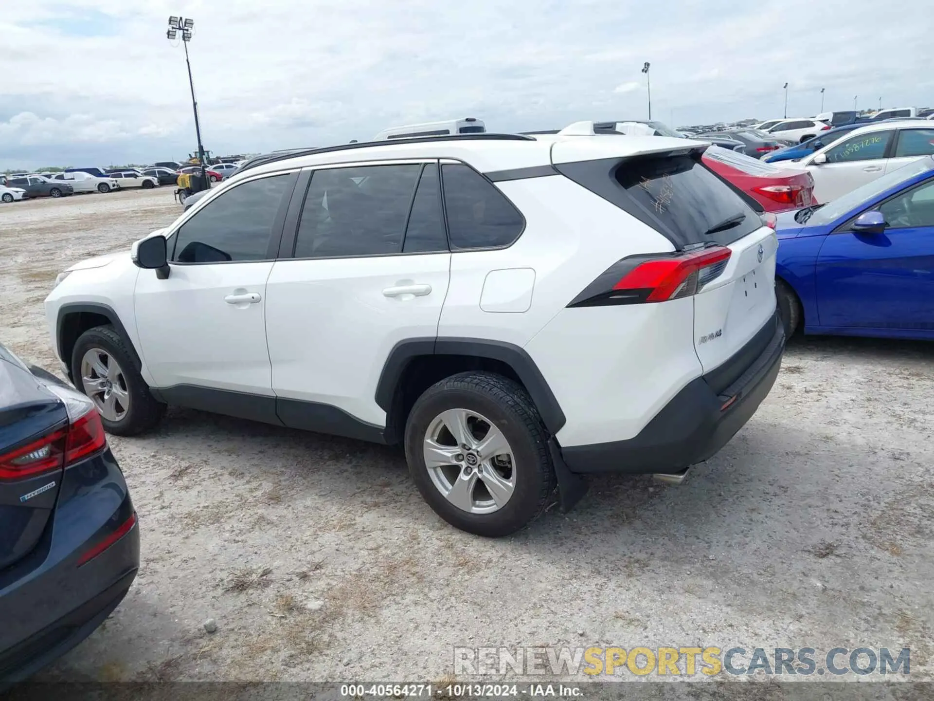 3 Photograph of a damaged car 2T3W1RFV7KC029851 TOYOTA RAV4 2019