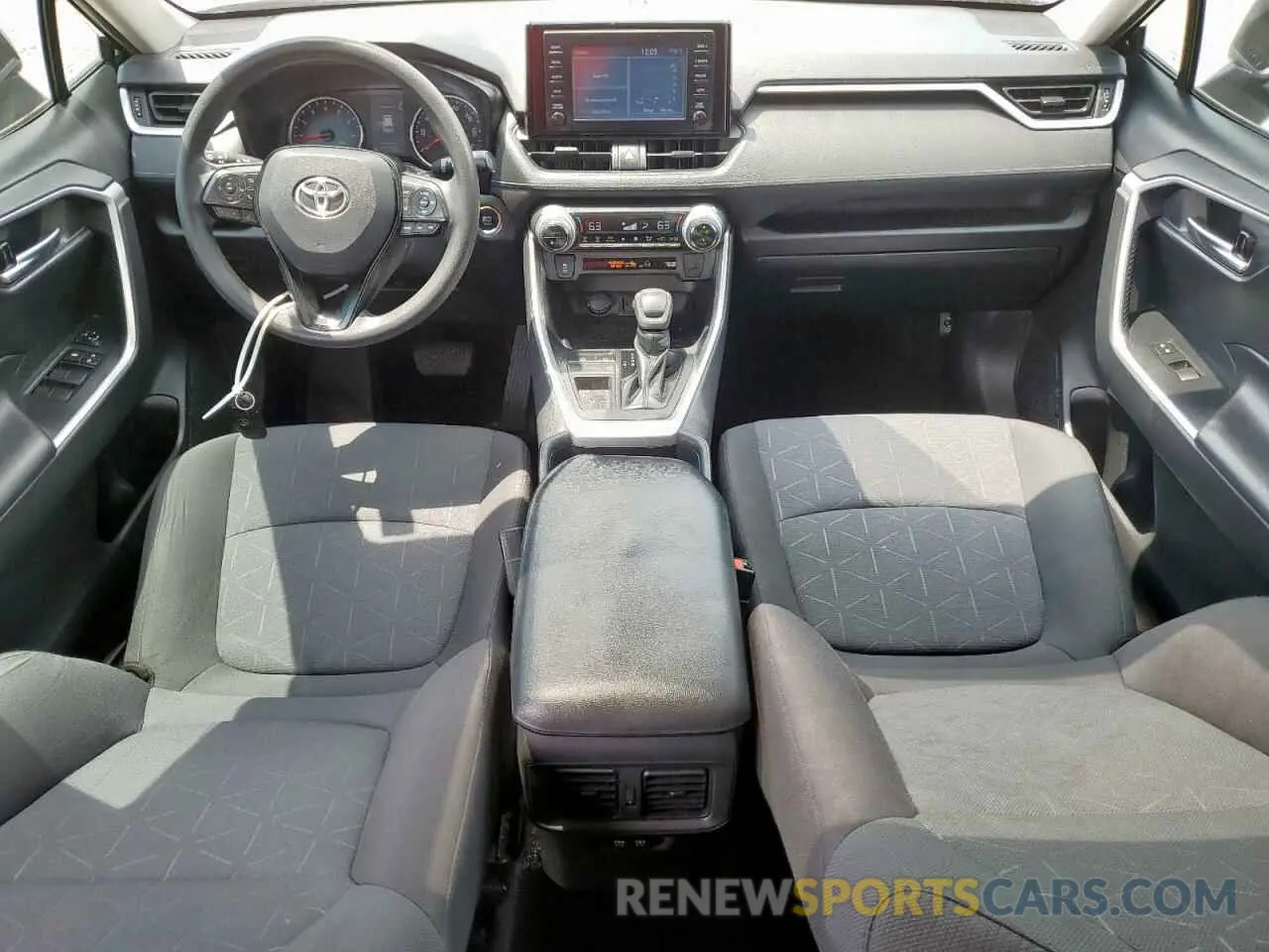 8 Photograph of a damaged car 2T3W1RFV7KW019934 TOYOTA RAV4 2019
