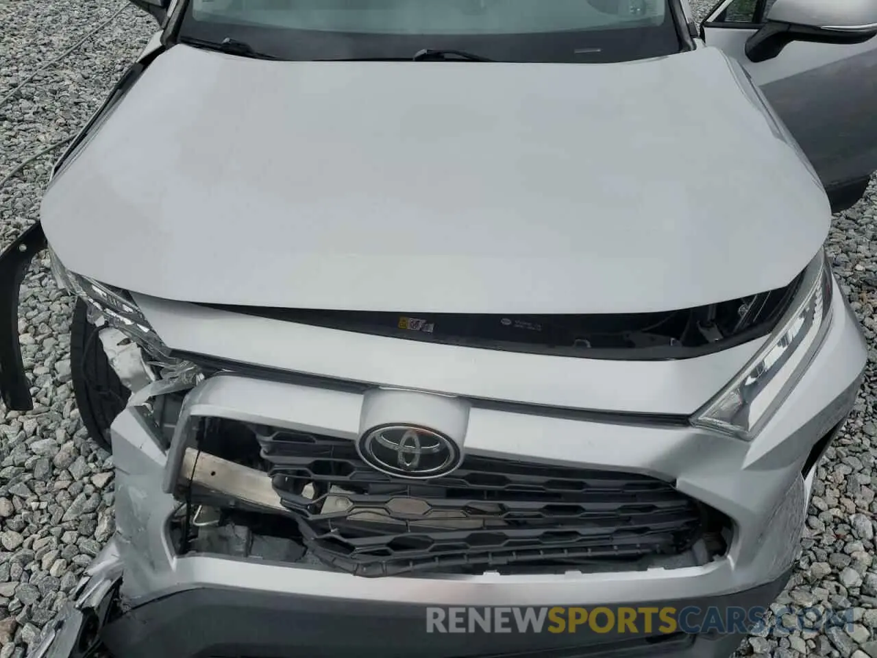 11 Photograph of a damaged car 2T3W1RFV7KW030819 TOYOTA RAV4 2019